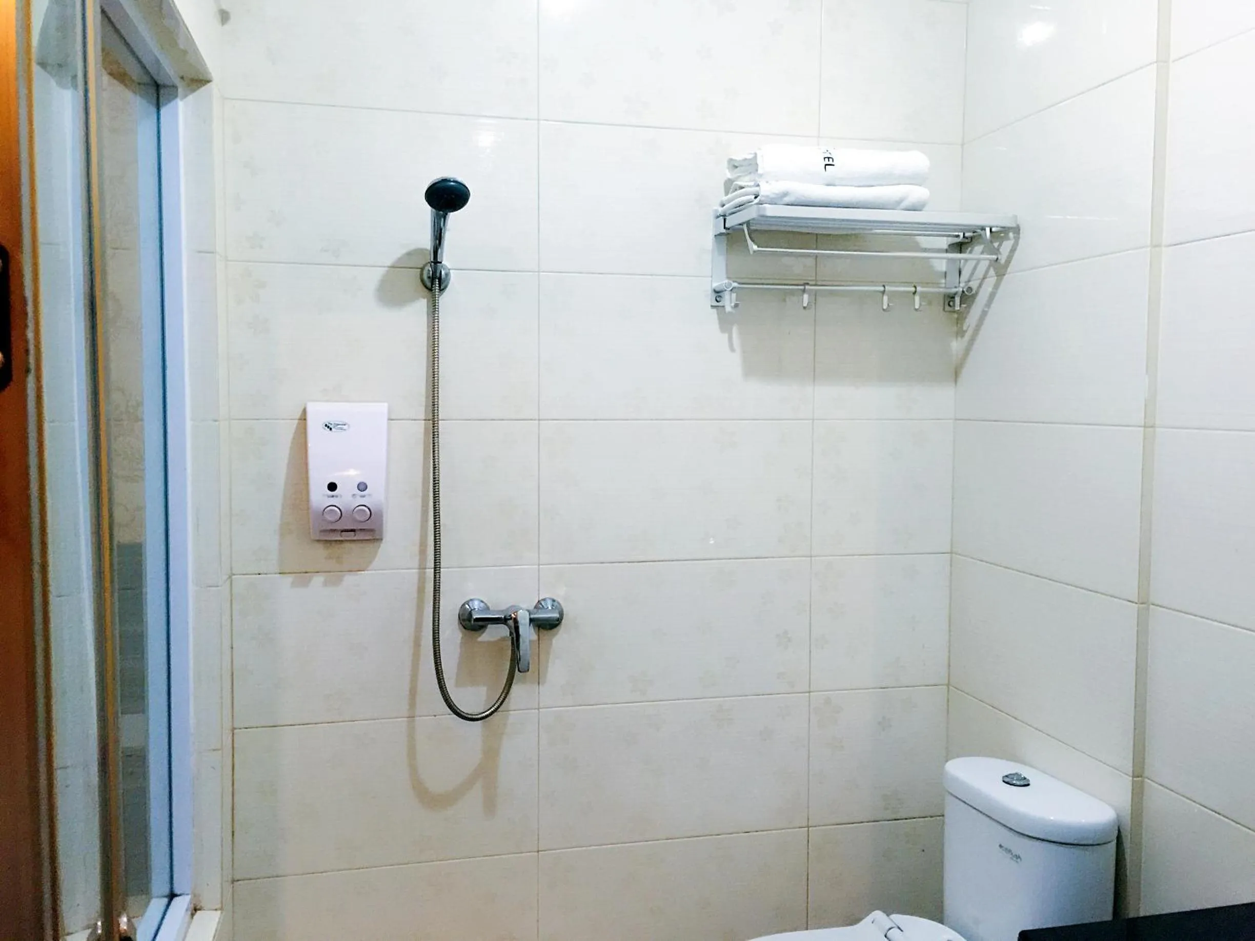 Shower in De Best Hotel