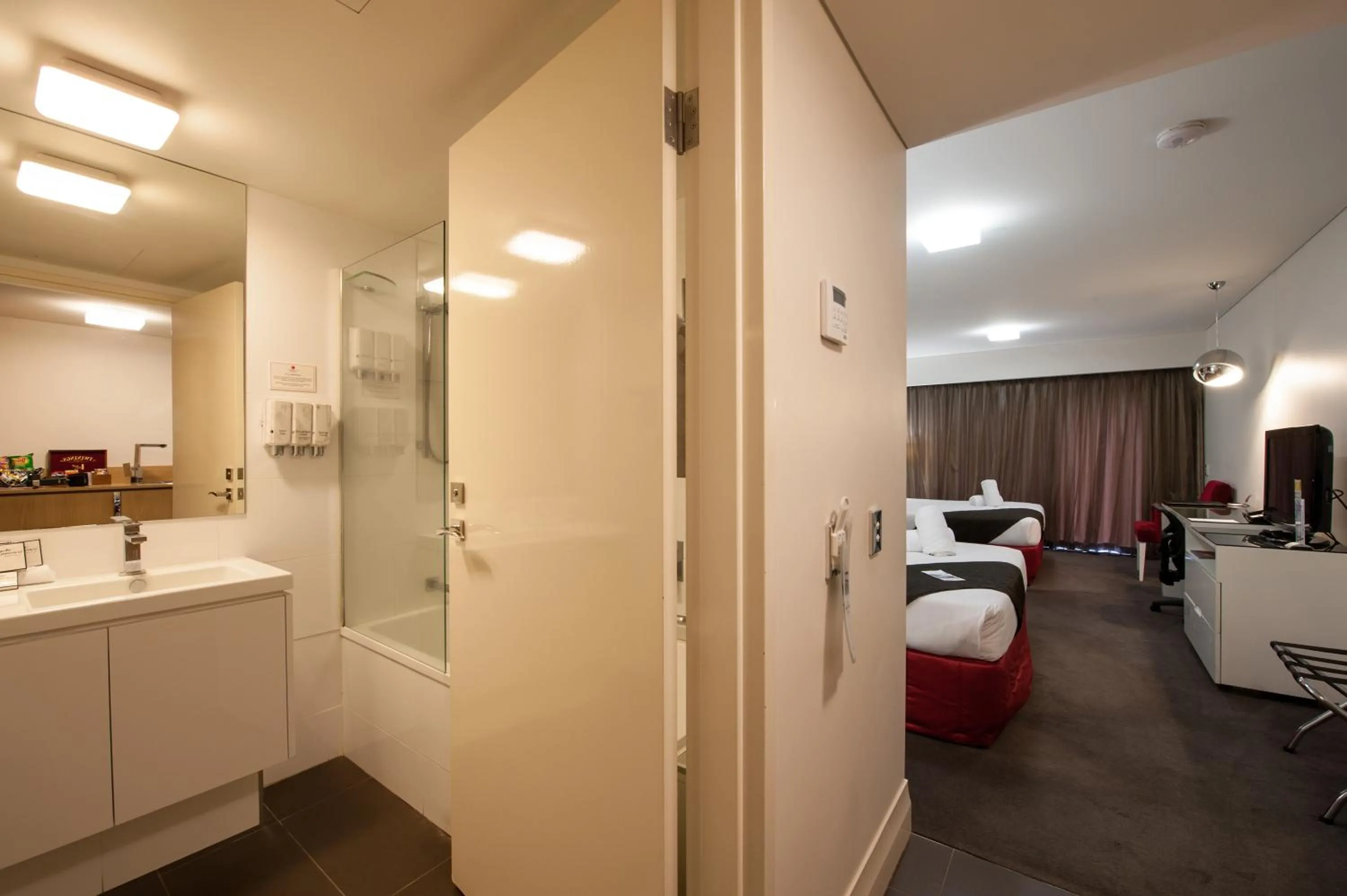 Decorative detail, Bed in City Golf Club Motel