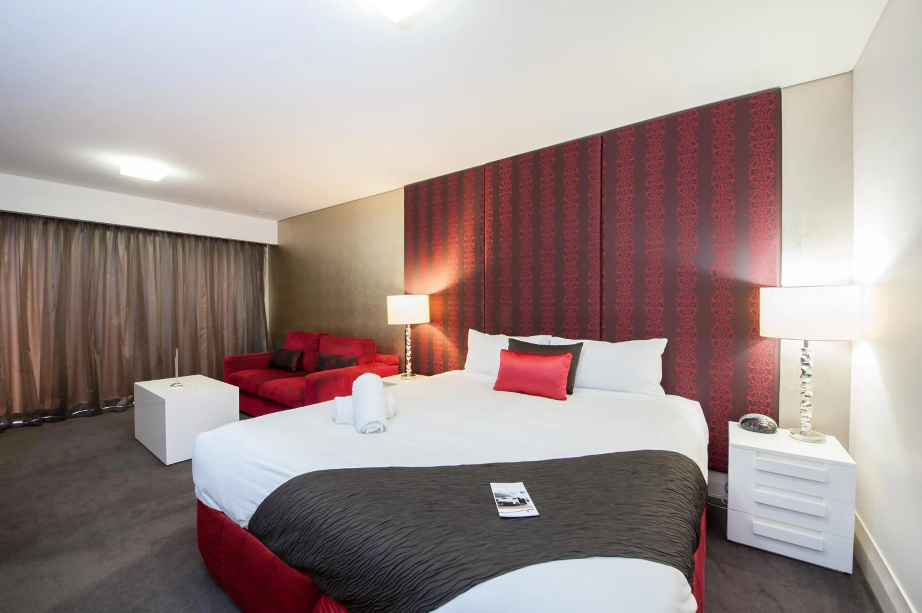 Photo of the whole room, Bed in City Golf Club Motel