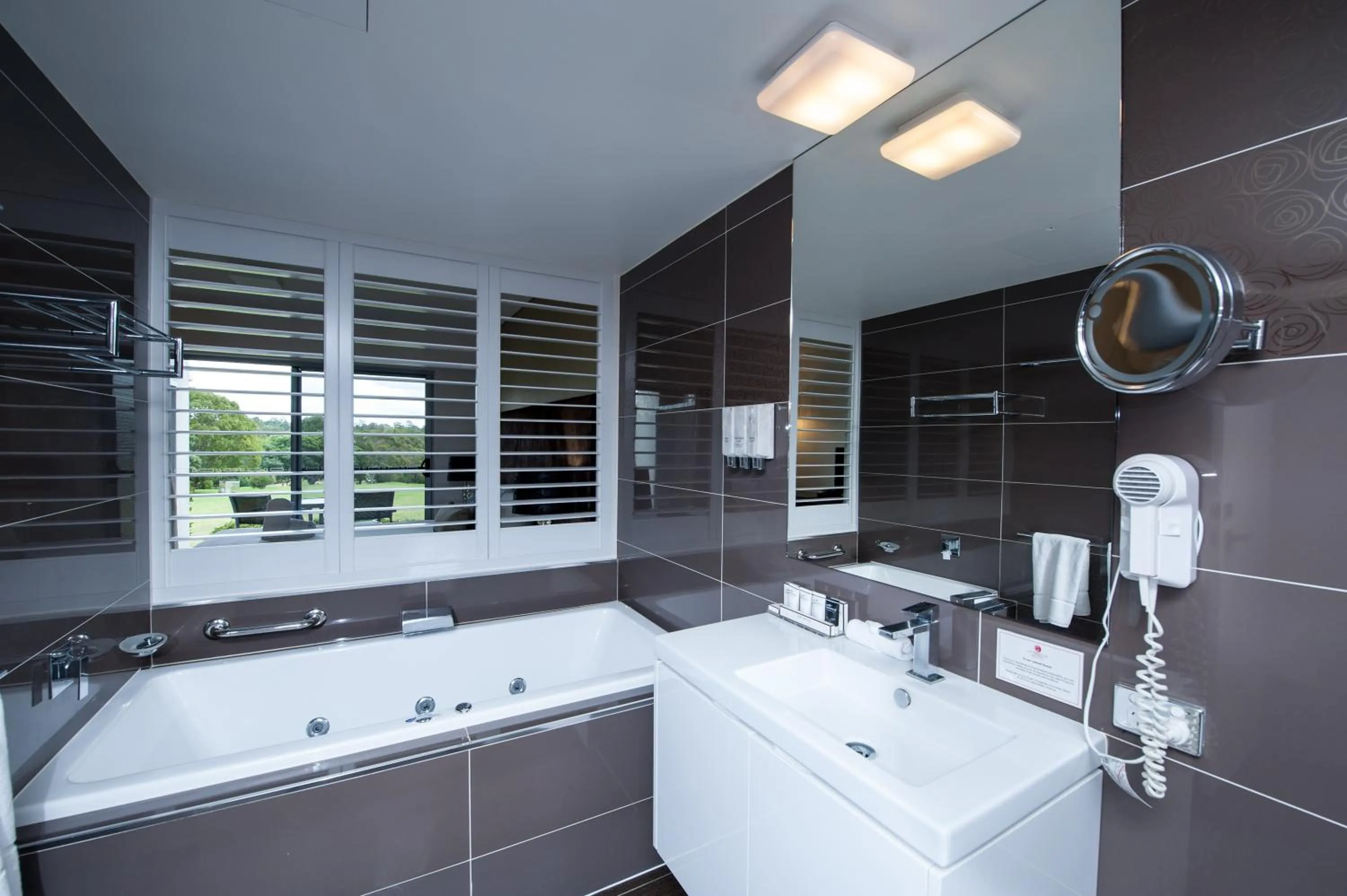 Day in City Golf Club Motel