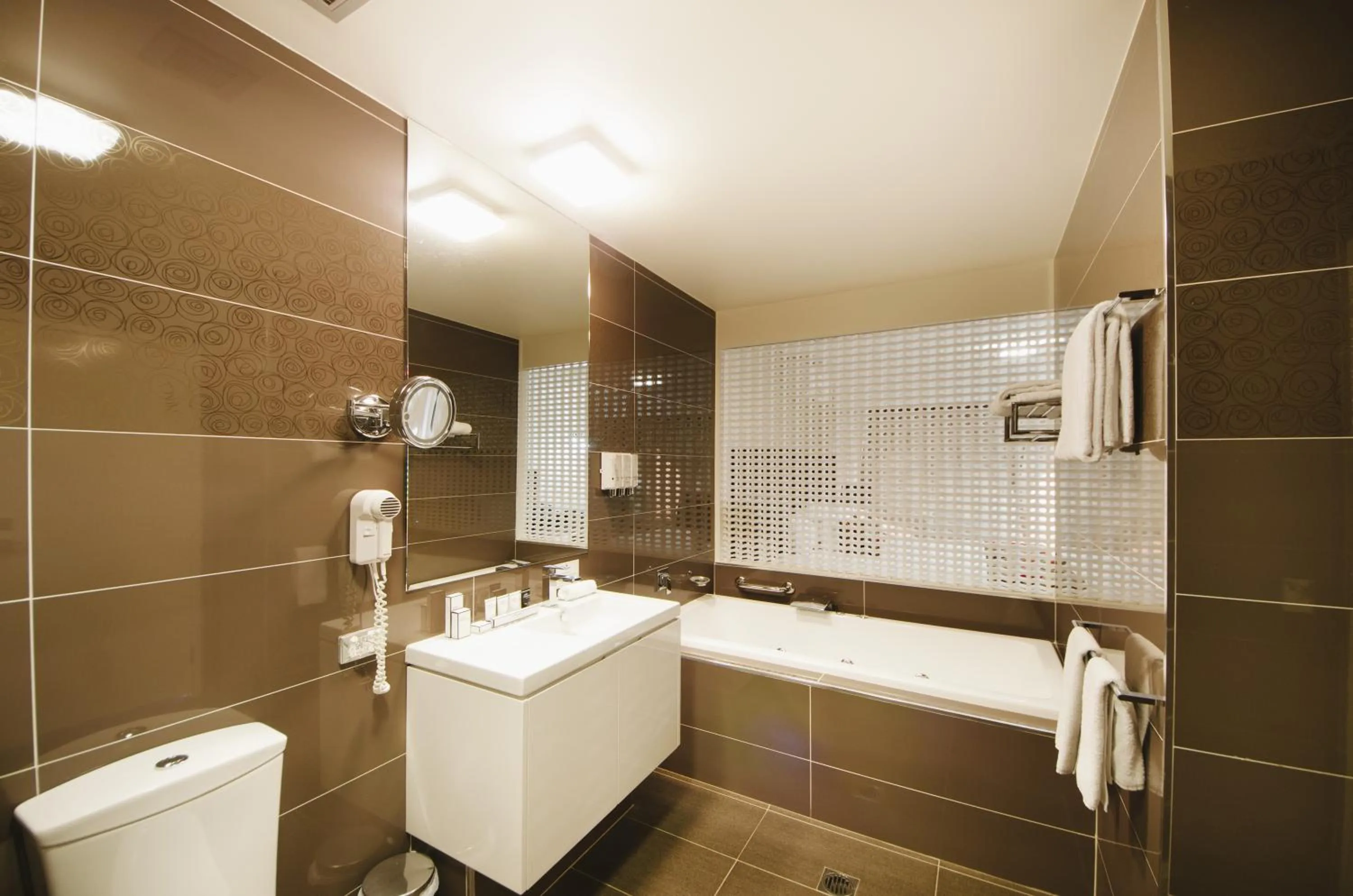 Bathroom in City Golf Club Motel