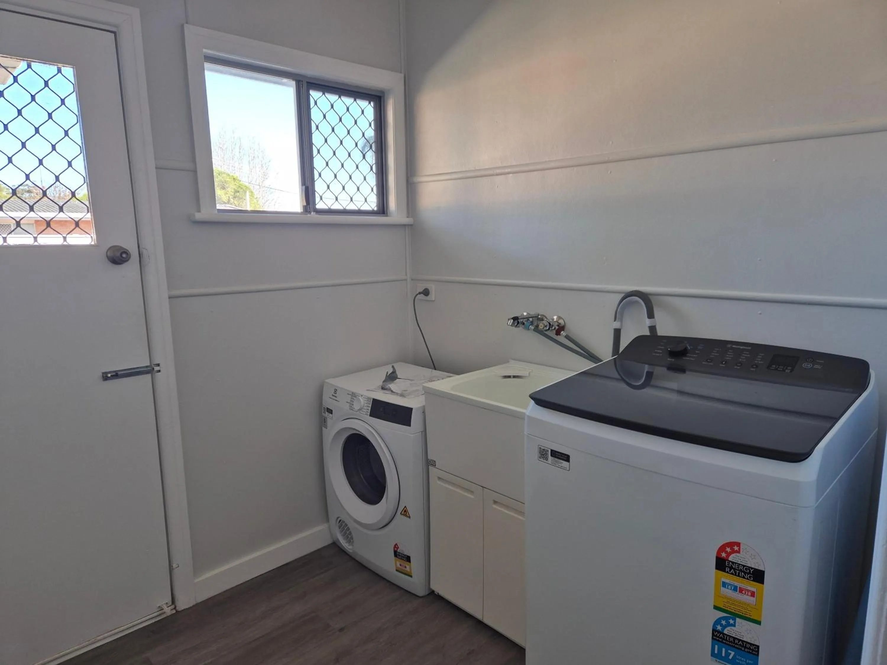 laundry in City Golf Club Motel