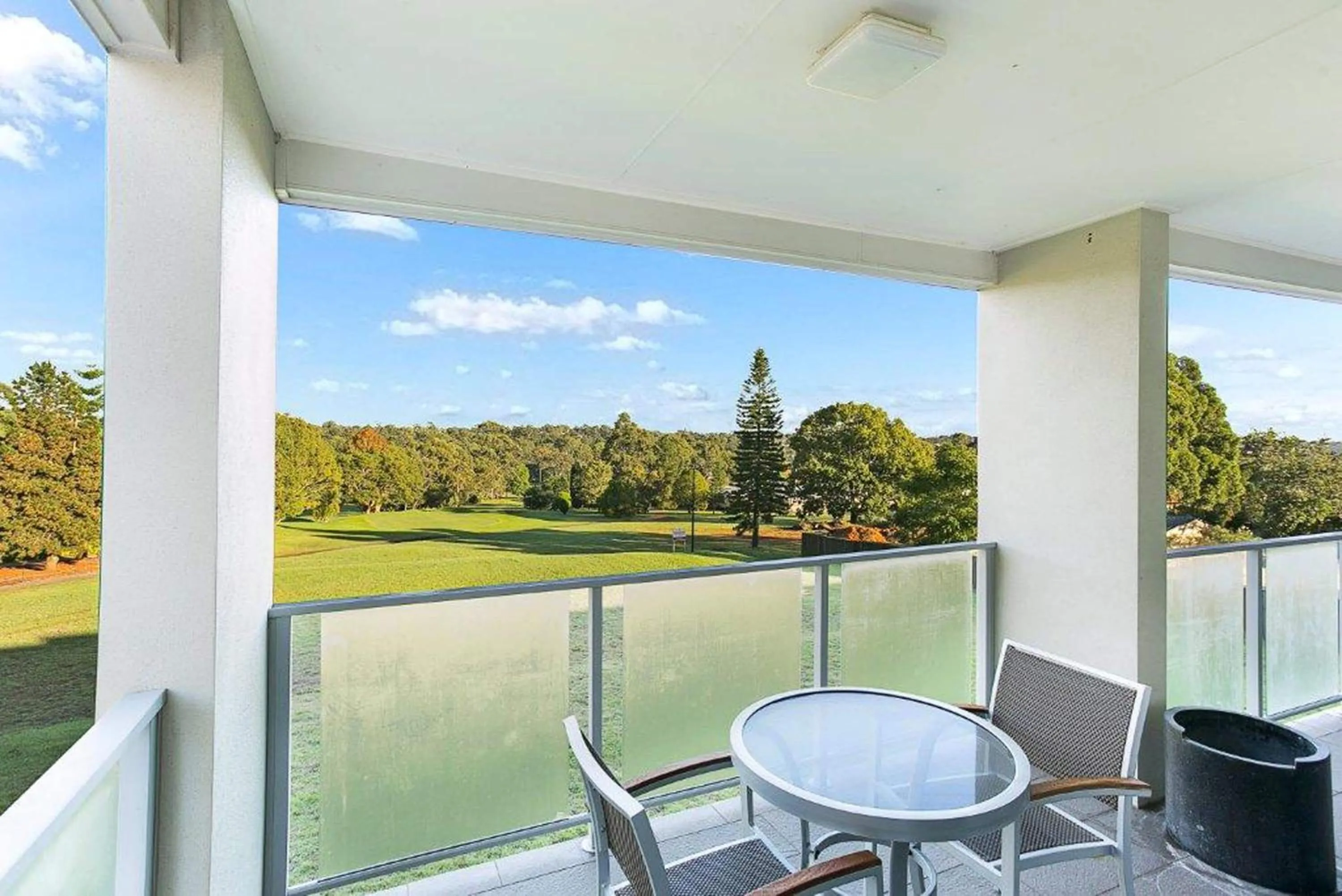 Day in City Golf Club Motel