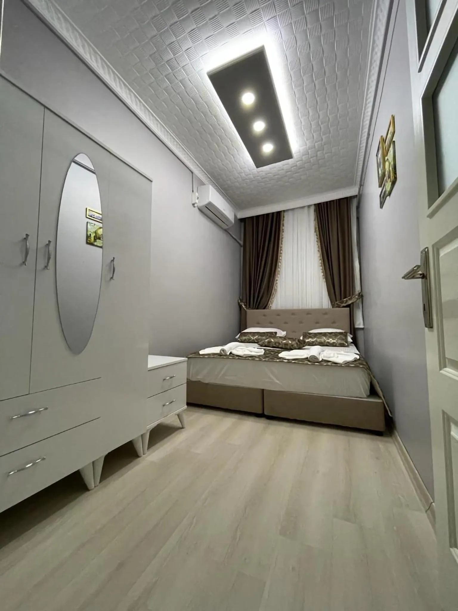 Bed in HagiaSophia Donat Suites