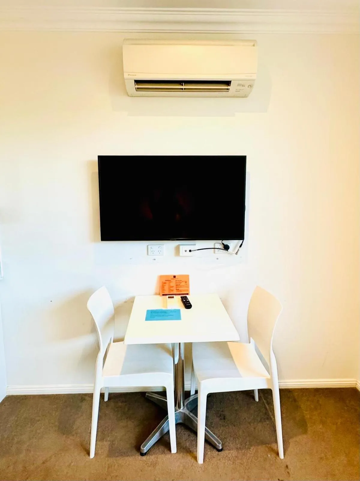 TV and multimedia in Merivale Motel