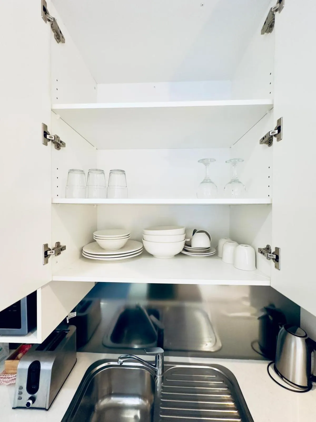 Kitchen or kitchenette in Merivale Motel