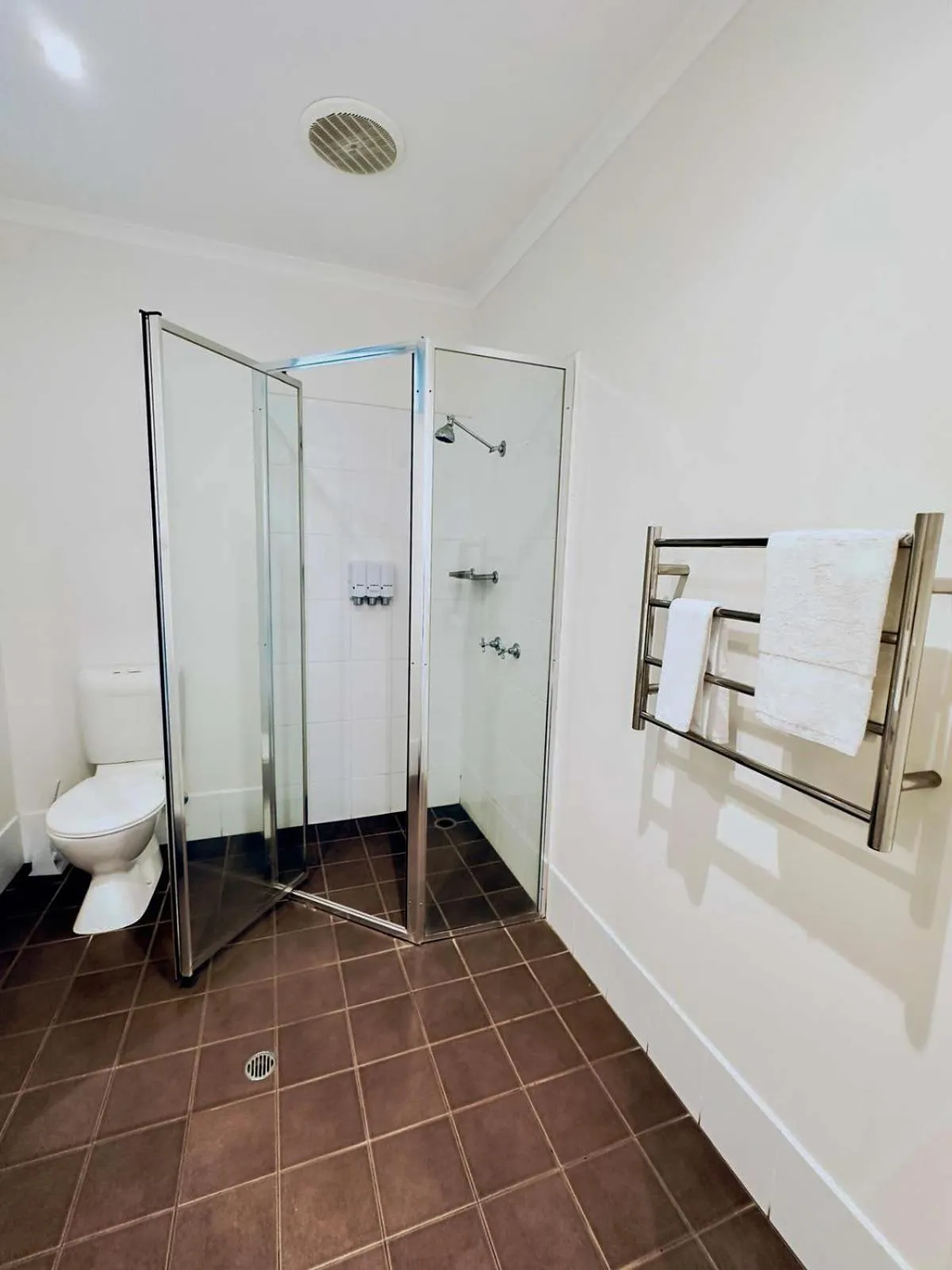 Shower in Merivale Motel