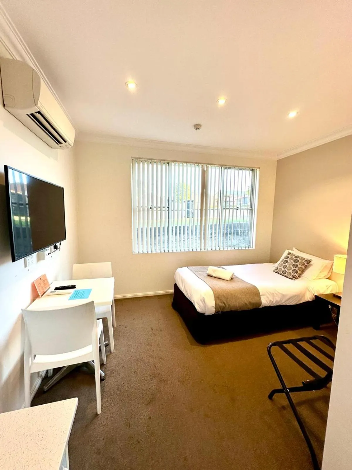 TV and multimedia, Bed in Merivale Motel