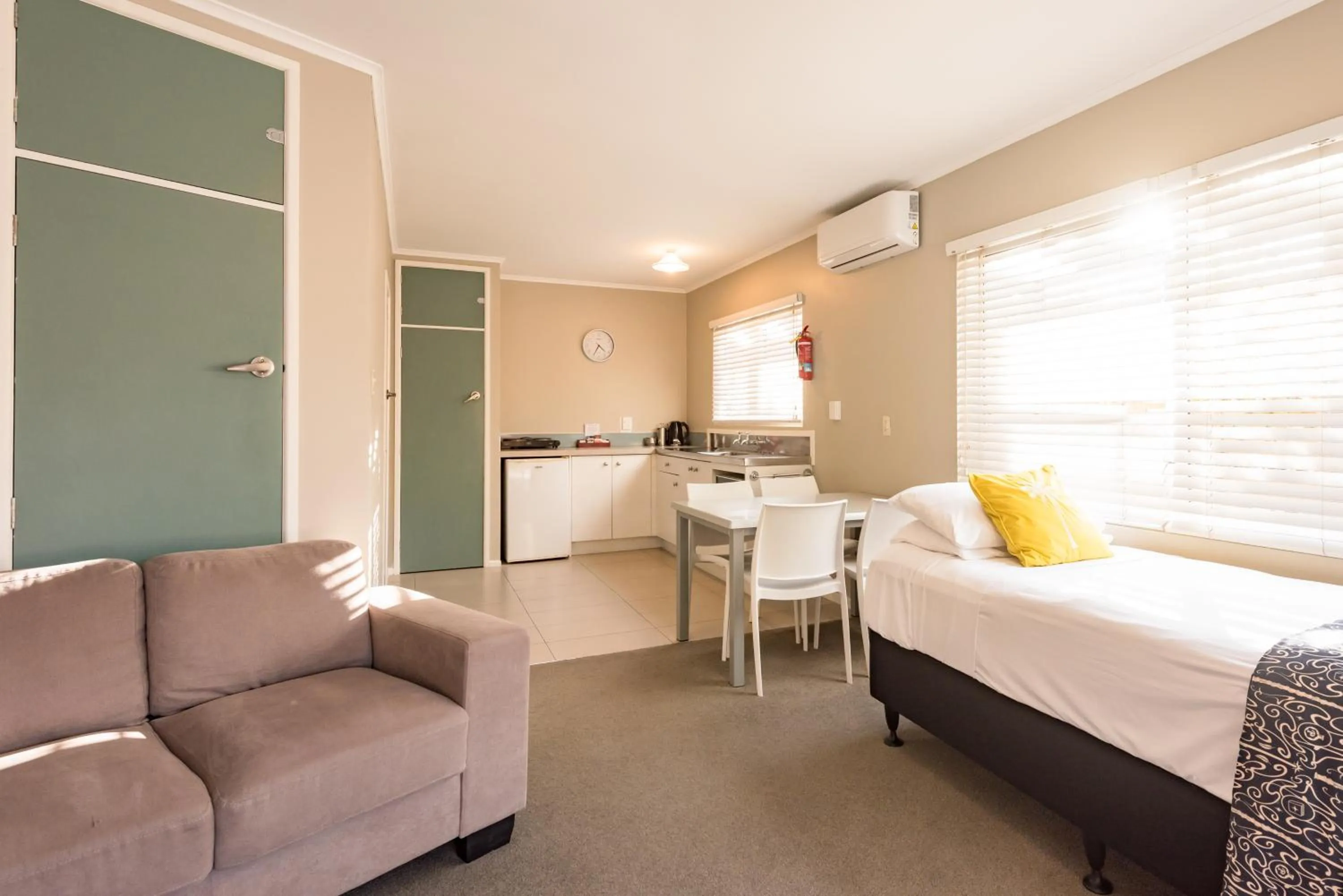 Bed in Averill Court Motel