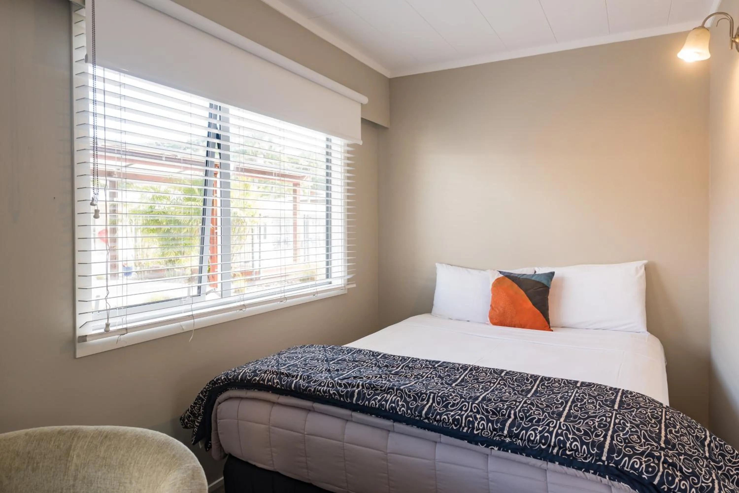 Bed in Averill Court Motel