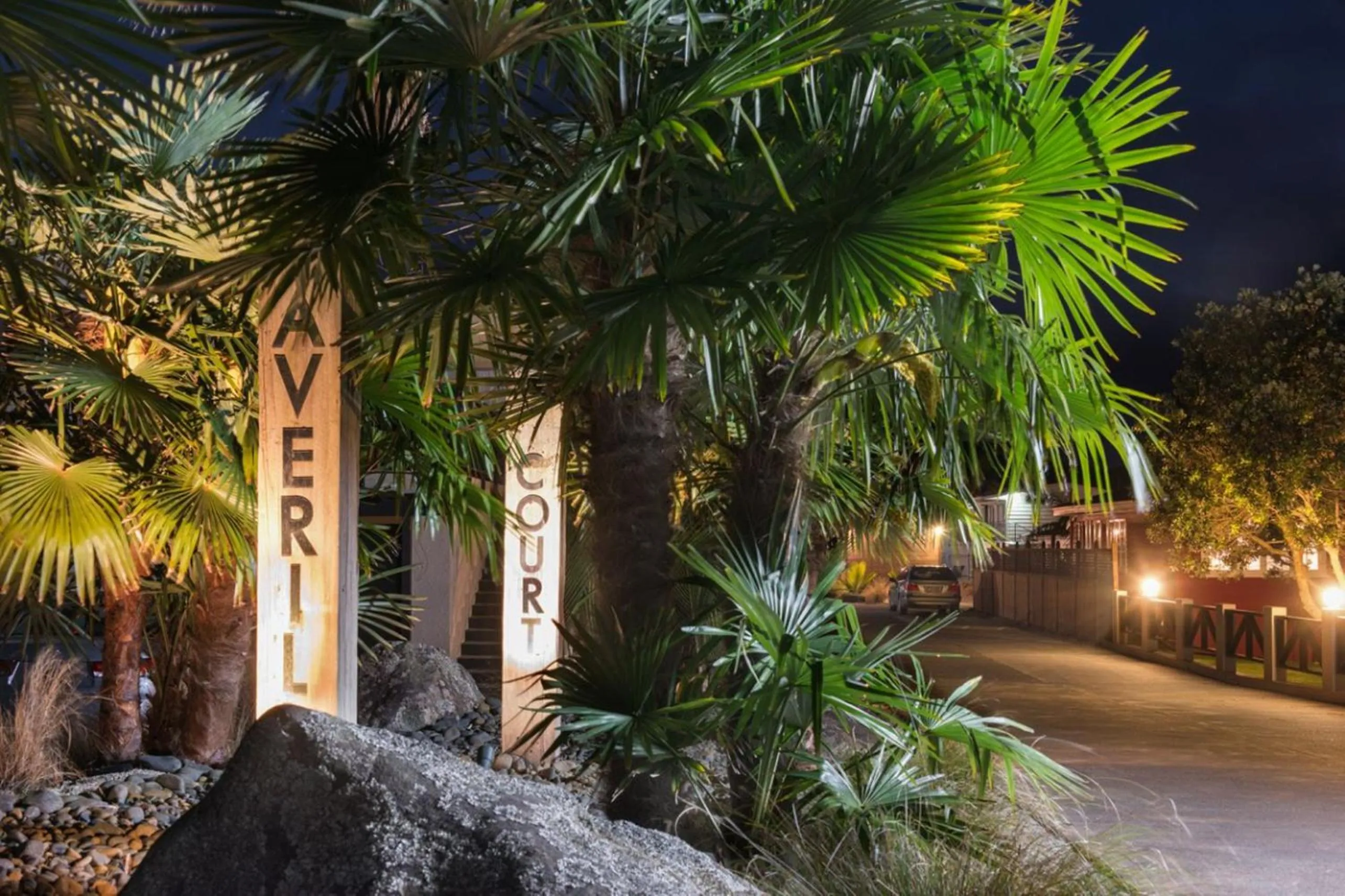 Logo/Certificate/Sign in Averill Court Motel