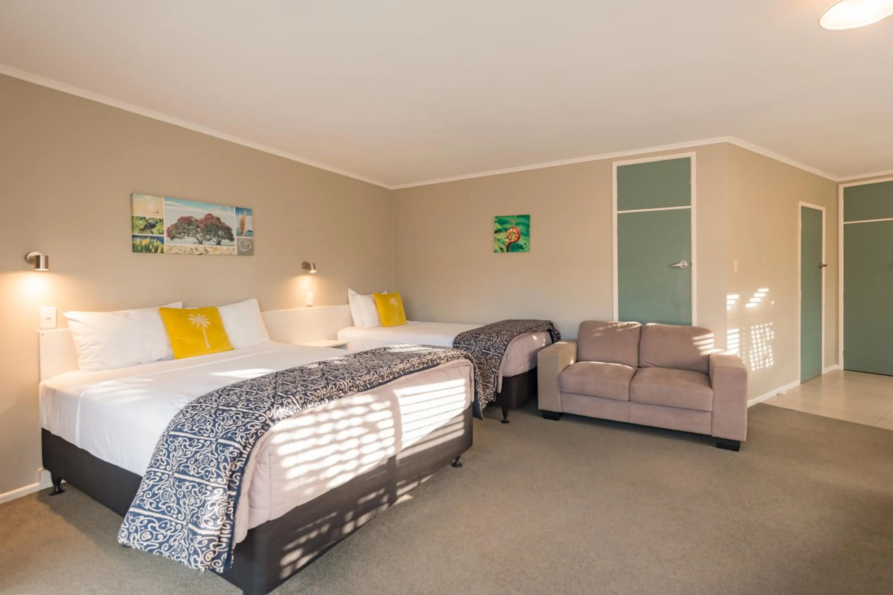 Bed in Averill Court Motel