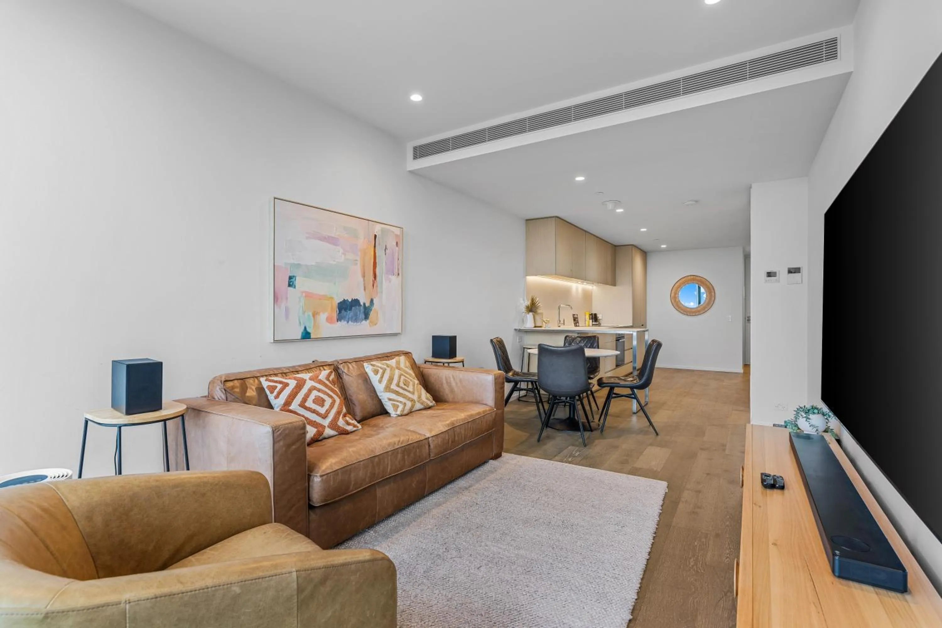 TV and multimedia in CLLIX Australia 108 Apartments