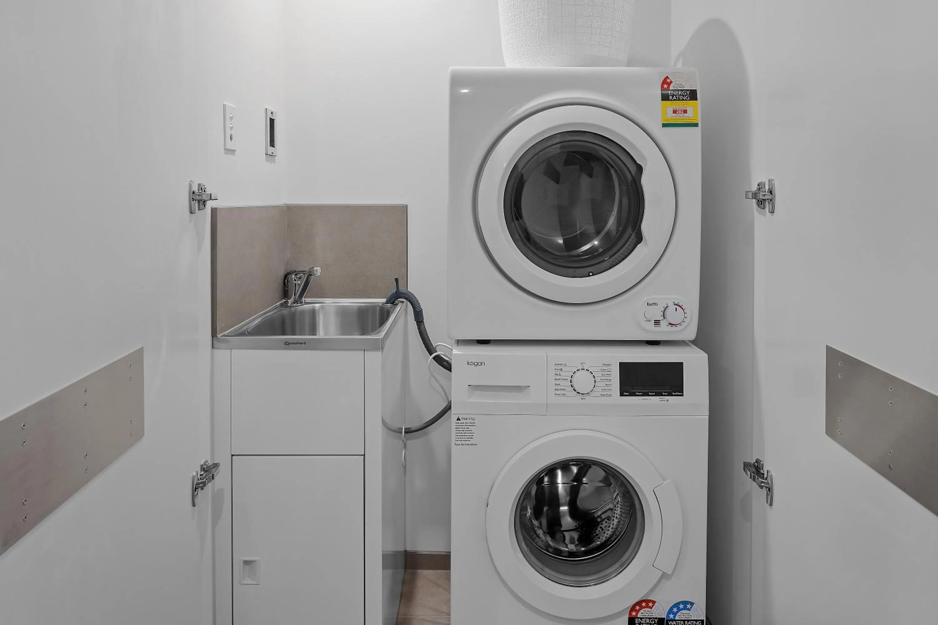 washing machine in CLLIX Australia 108 Apartments