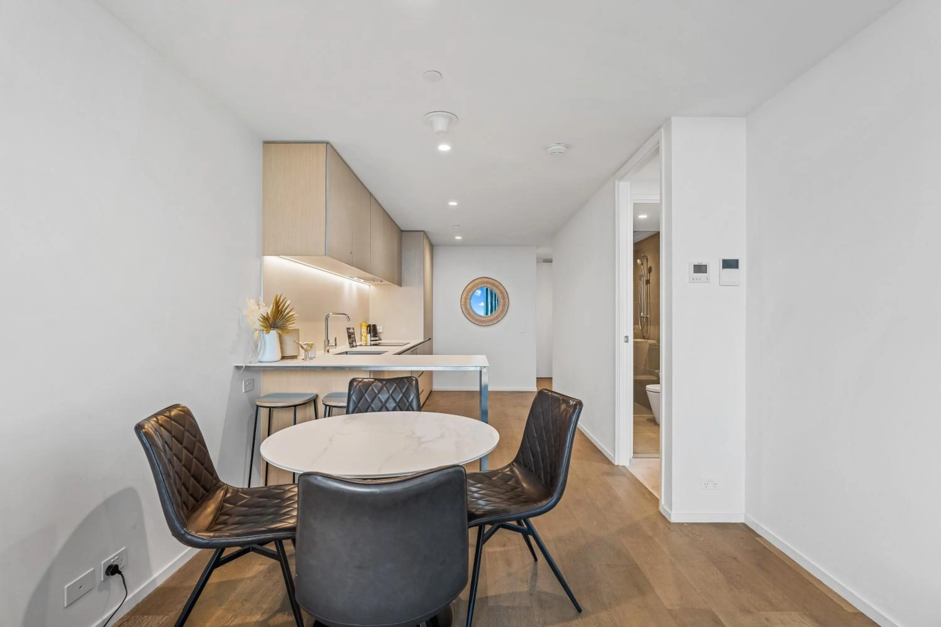 Kitchen or kitchenette in CLLIX Australia 108 Apartments