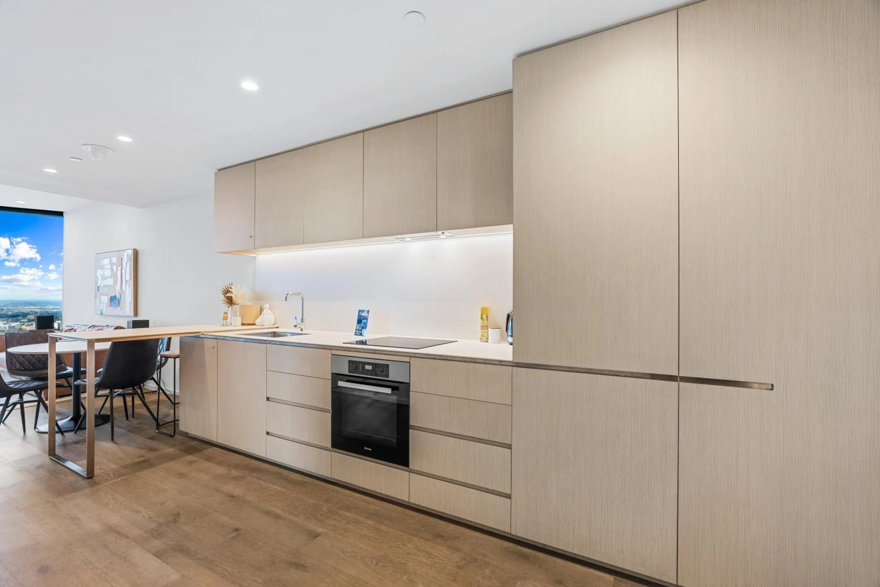 Kitchen or kitchenette in CLLIX Australia 108 Apartments