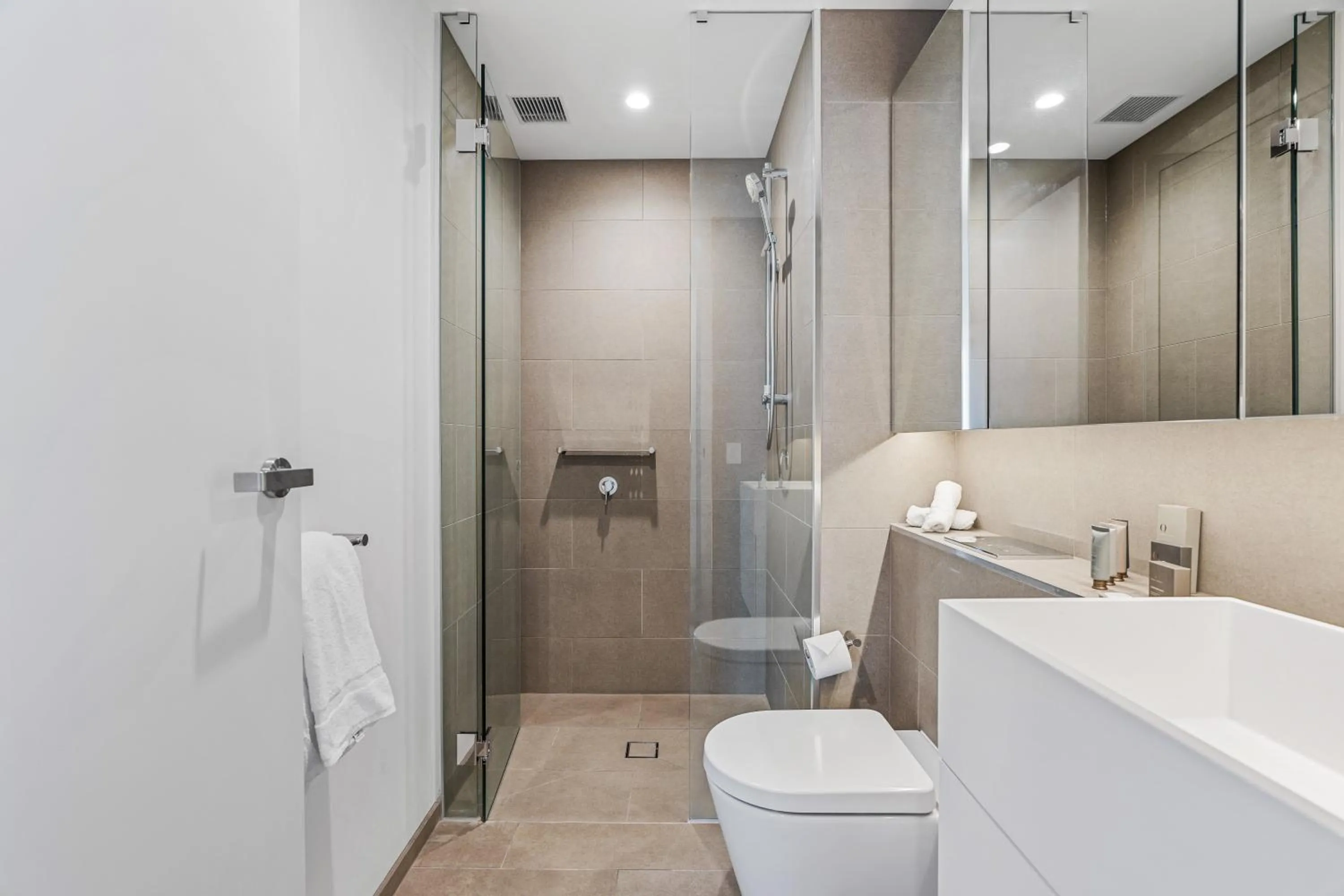 Shower in CLLIX Australia 108 Apartments