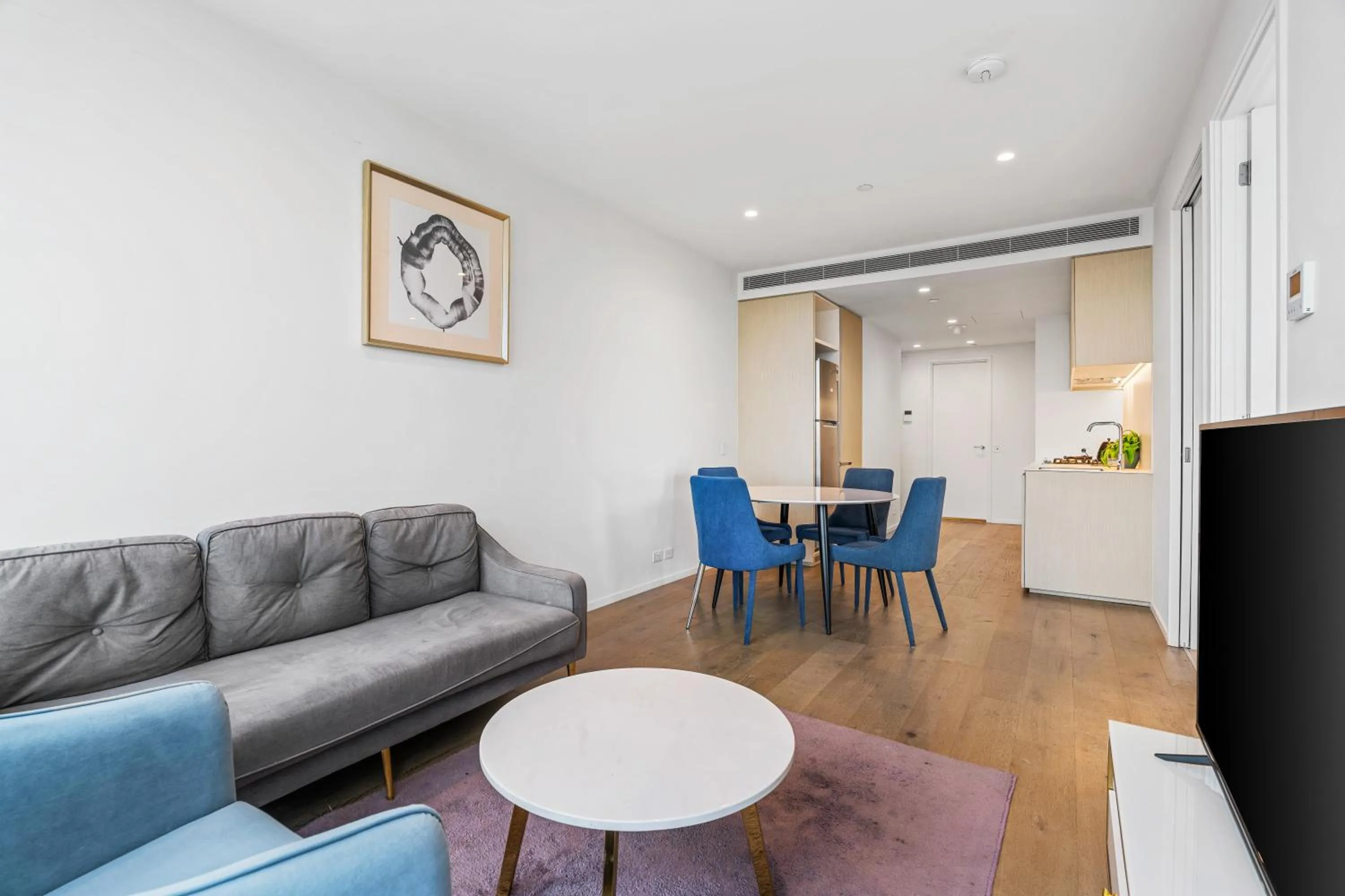 TV and multimedia in CLLIX Australia 108 Apartments