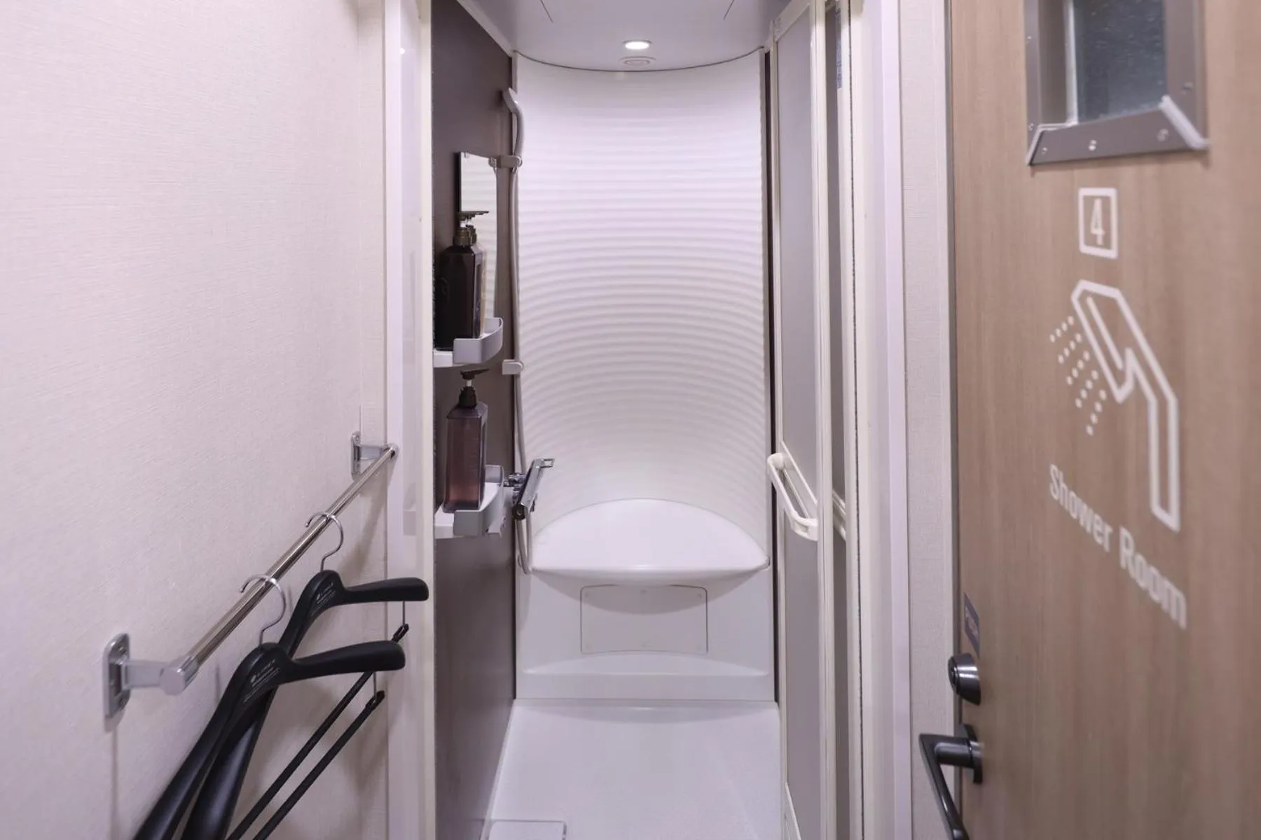 Shower in global cabin Yokohama Chinatown