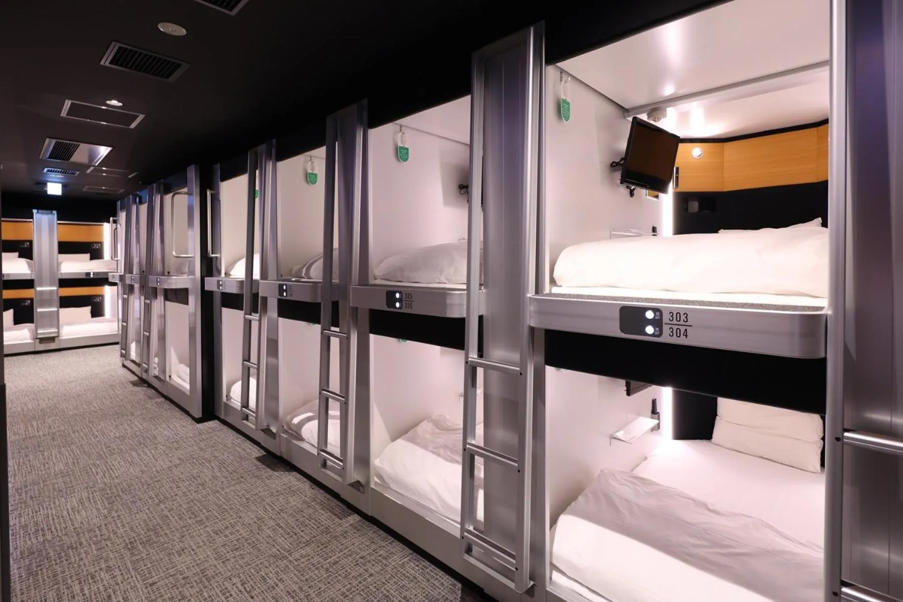 Photo of the whole room in global cabin Yokohama Chinatown