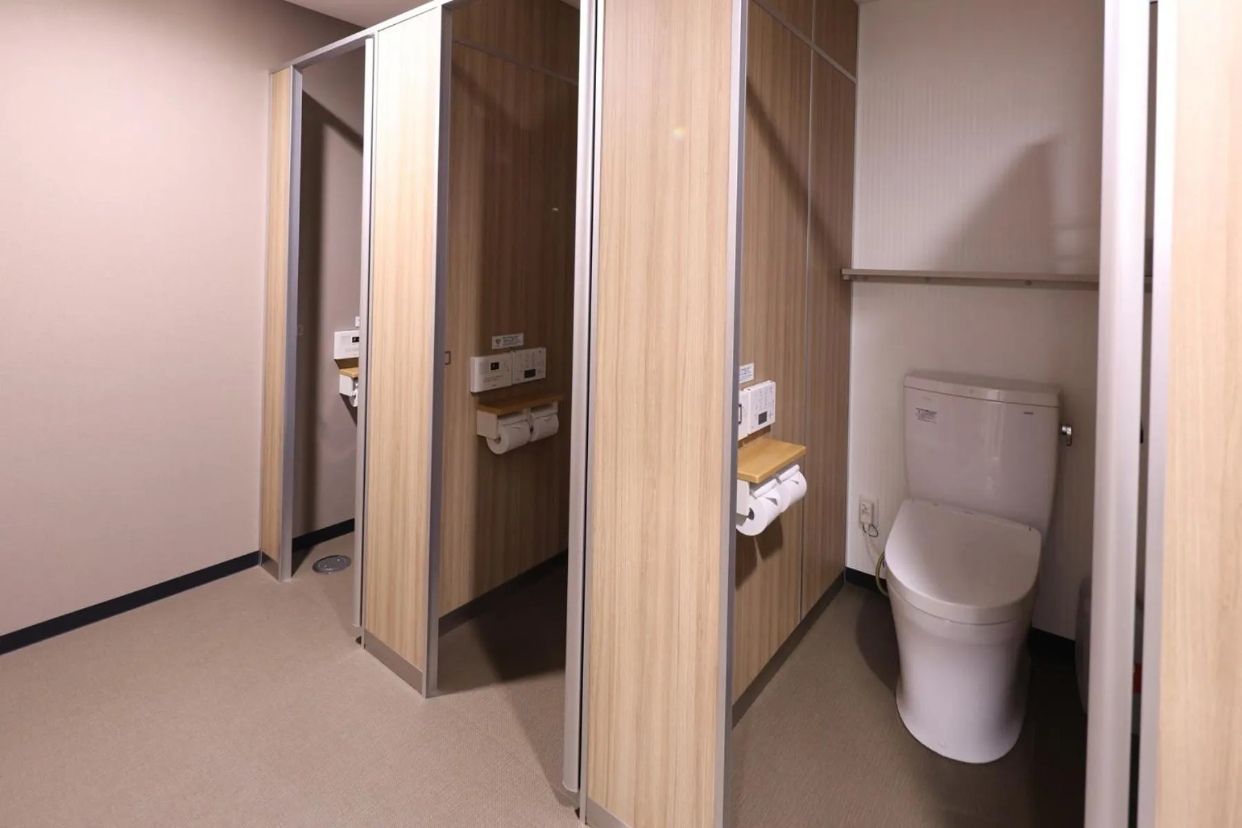 Toilet in global cabin Yokohama Chinatown