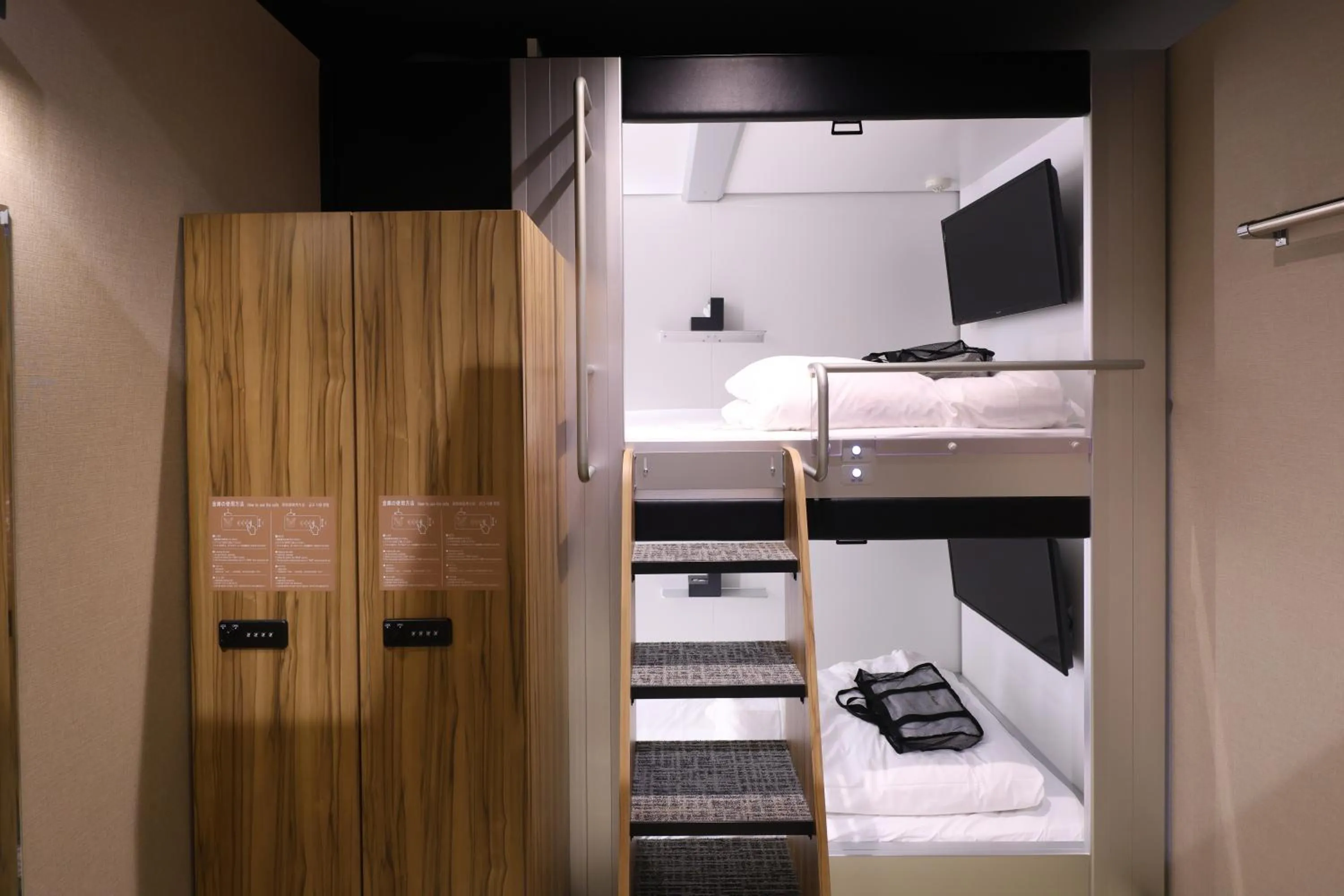 Photo of the whole room in global cabin Yokohama Chinatown