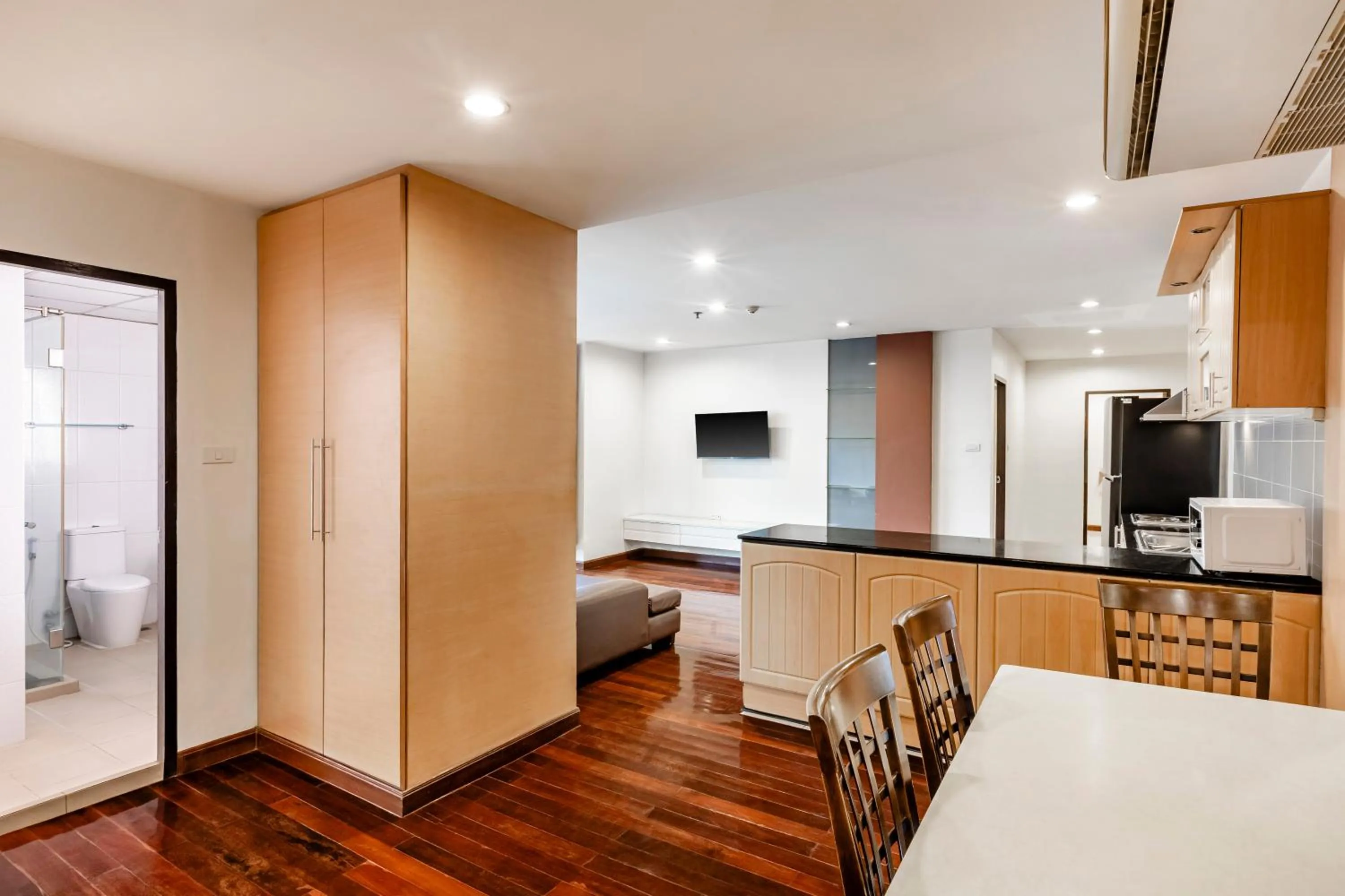 Photo of the whole room in Teja Hotel