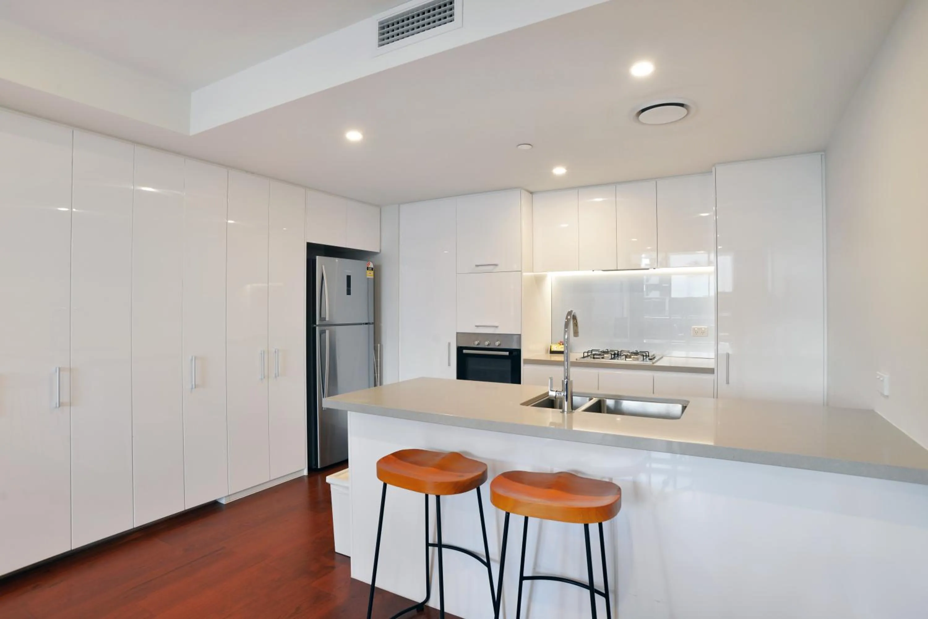 Kitchen or kitchenette in Atlas Apartments by CLLIX