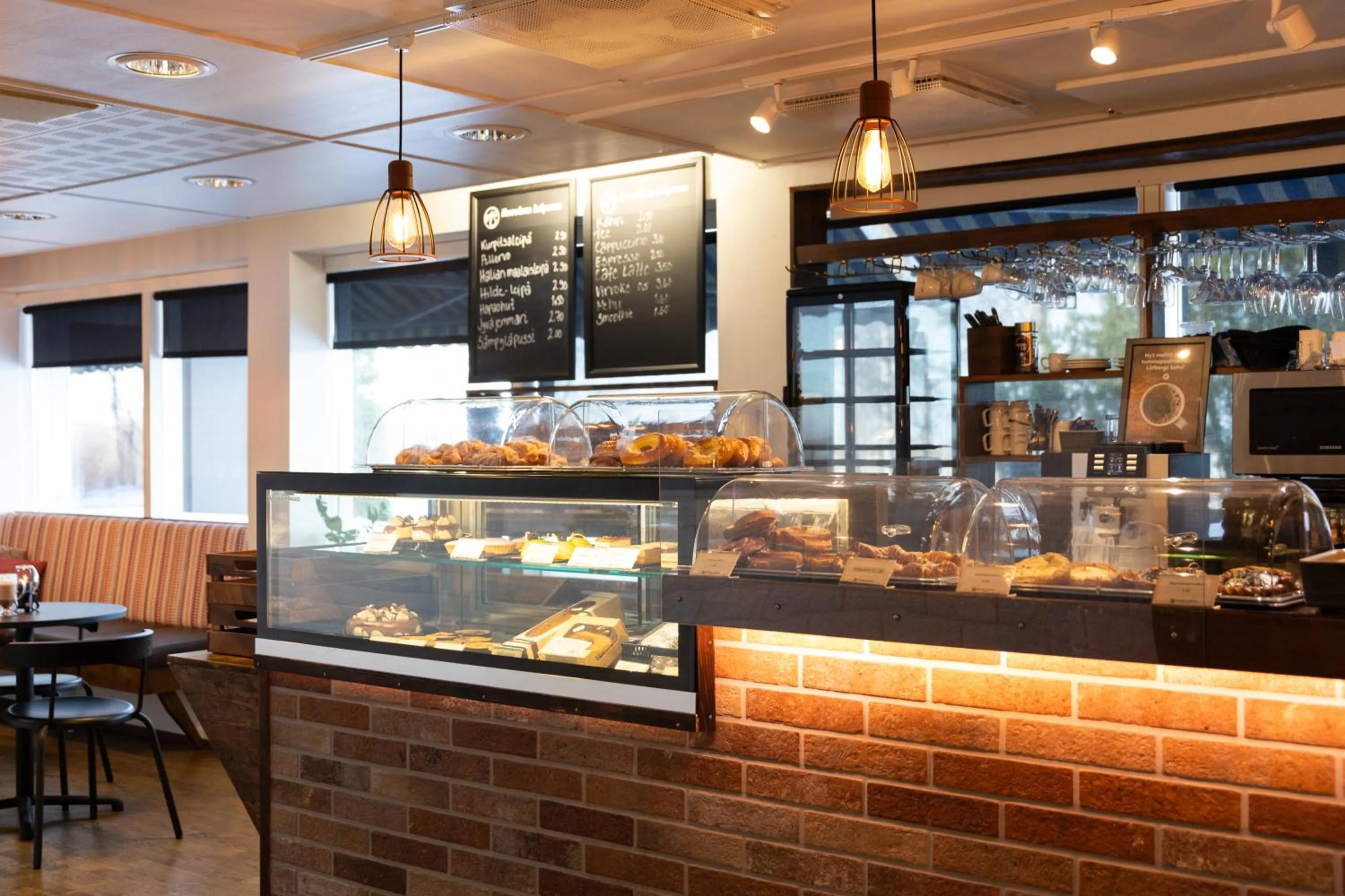 Food and drinks in Finlandia Hotel Airport Oulu