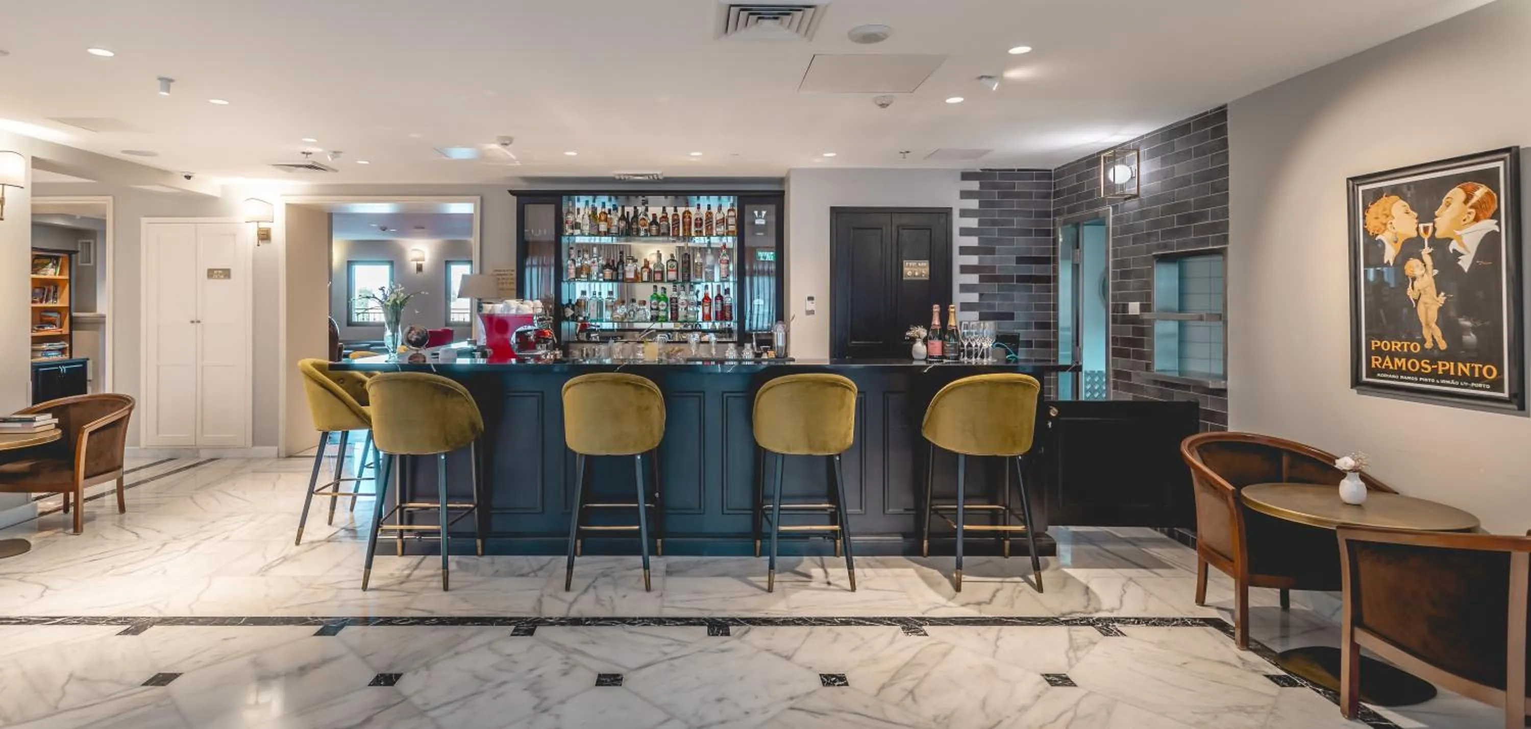 Lounge or bar in Edmond Luxury Hotel & Spa