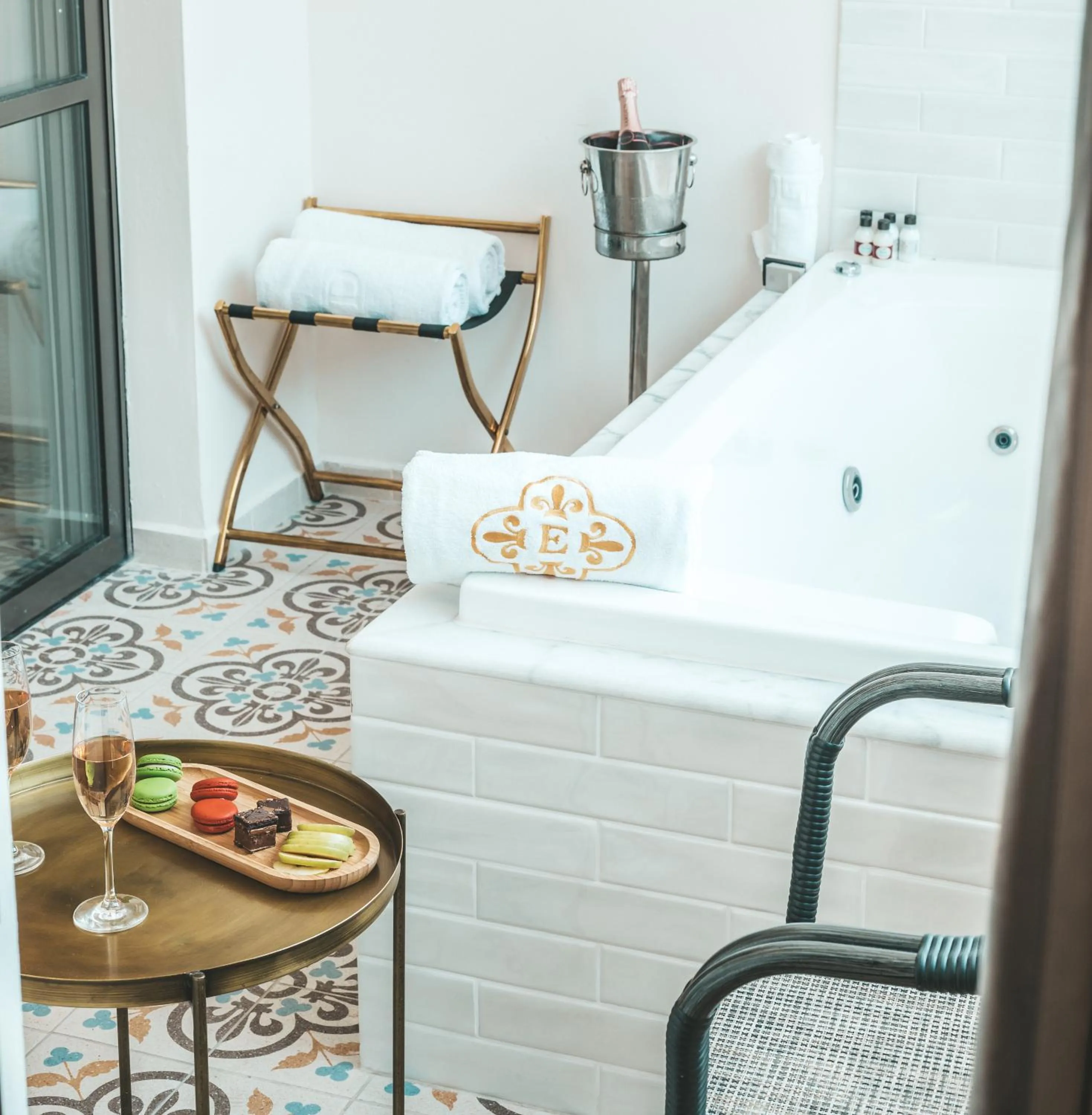 Hot Tub in Edmond Luxury Hotel & Spa