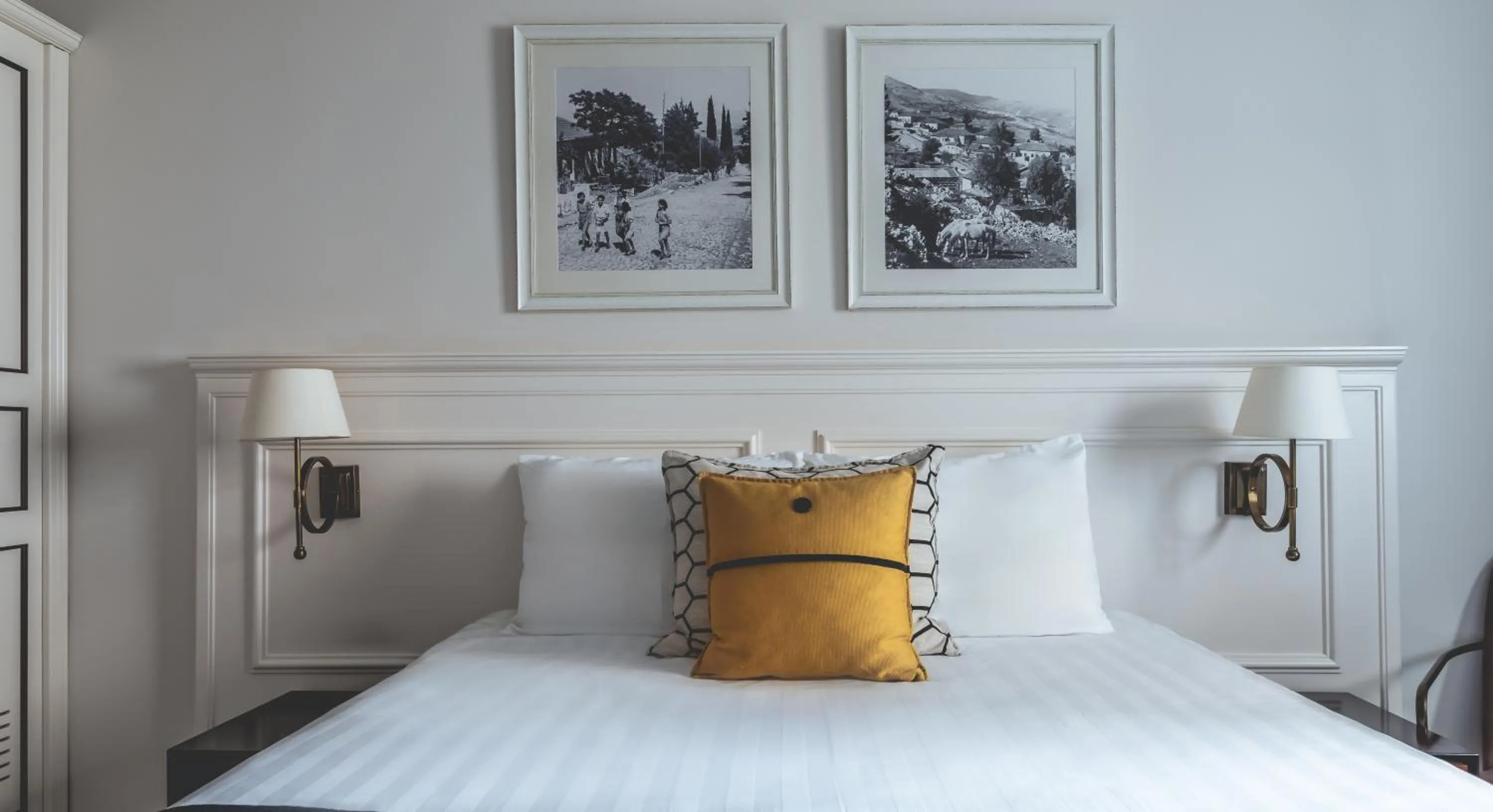 Bed in Edmond Luxury Hotel & Spa