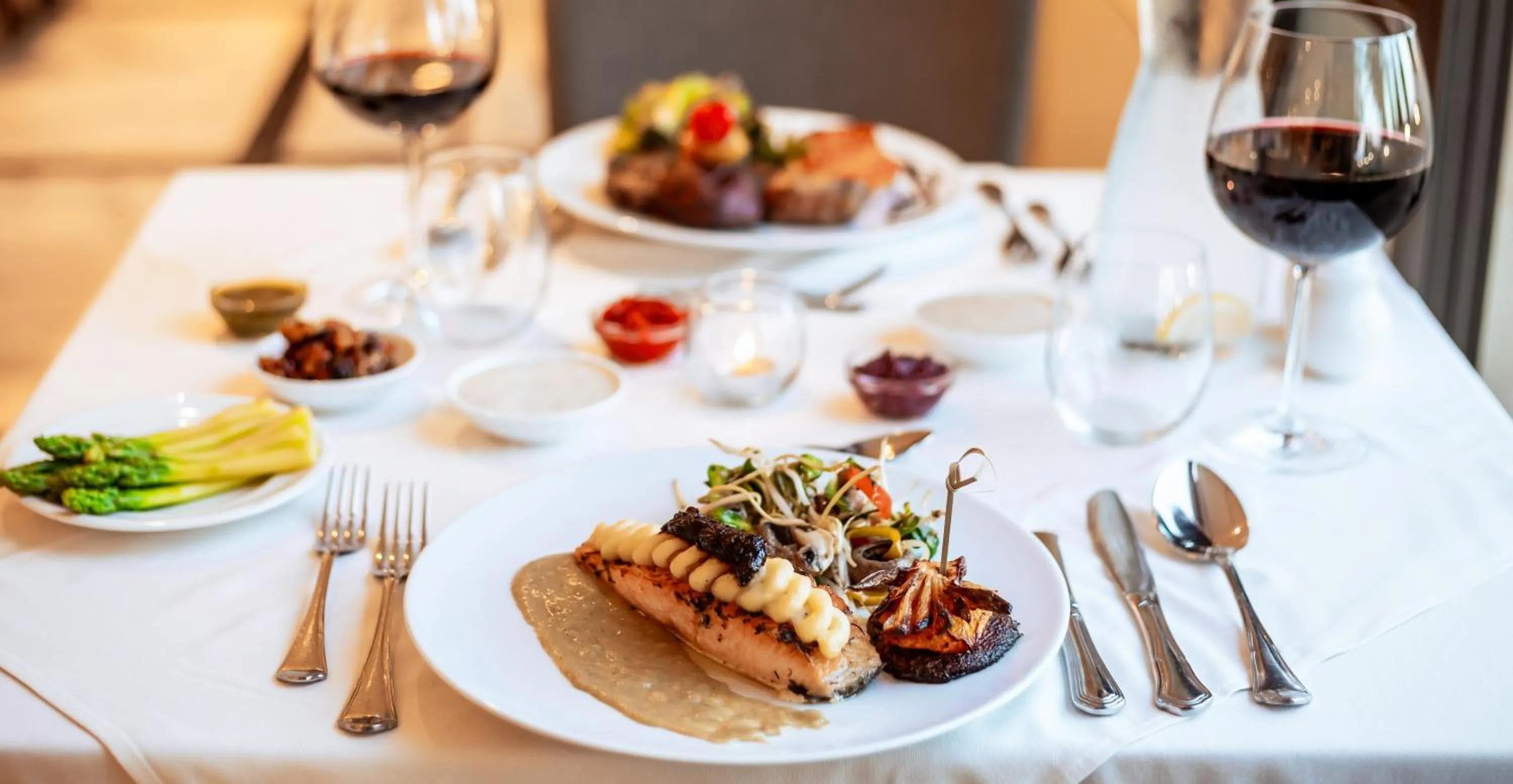 Food and drinks in Edmond Luxury Hotel & Spa