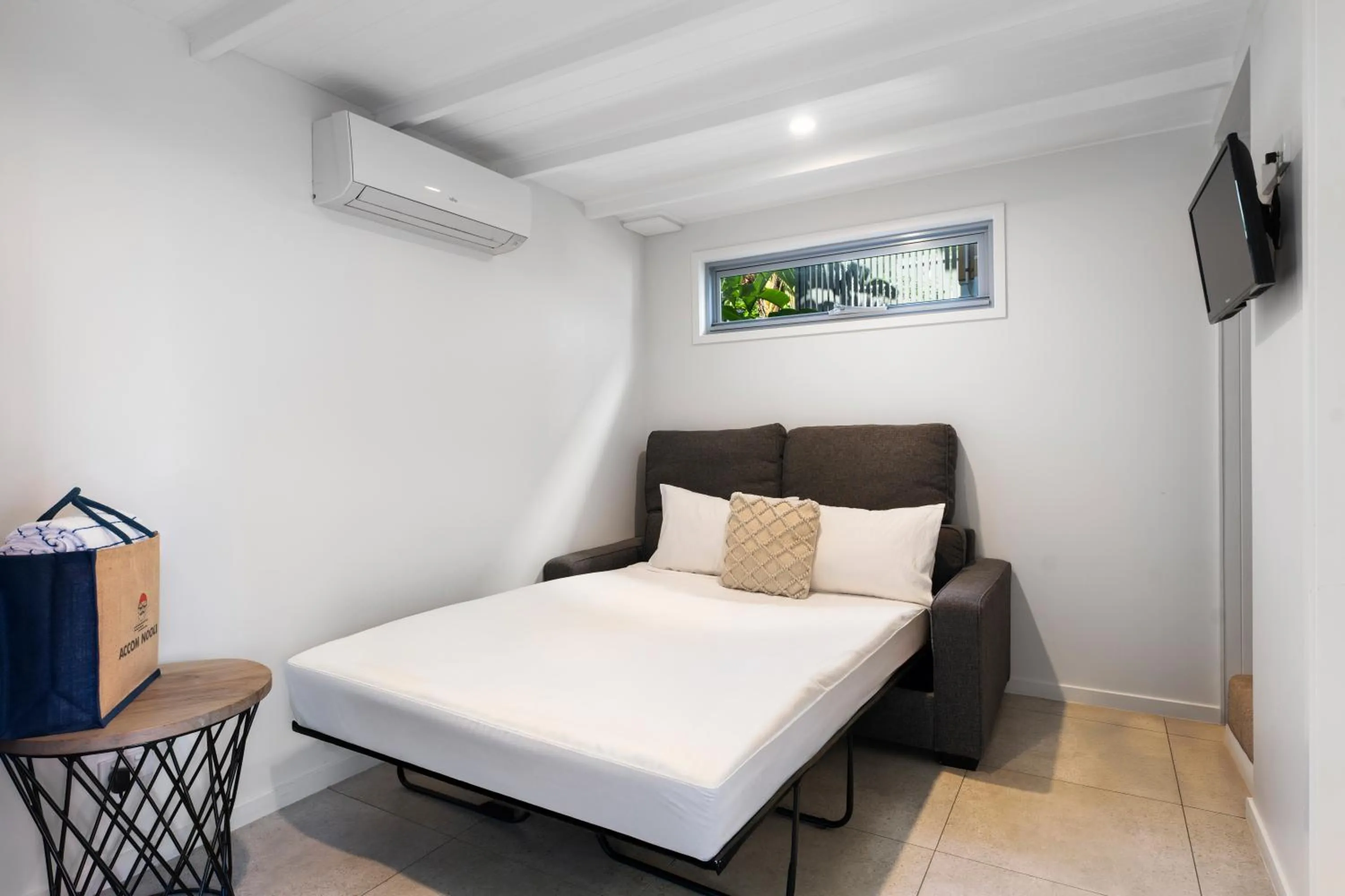 Living room, Bed in The Hastings Beach Houses