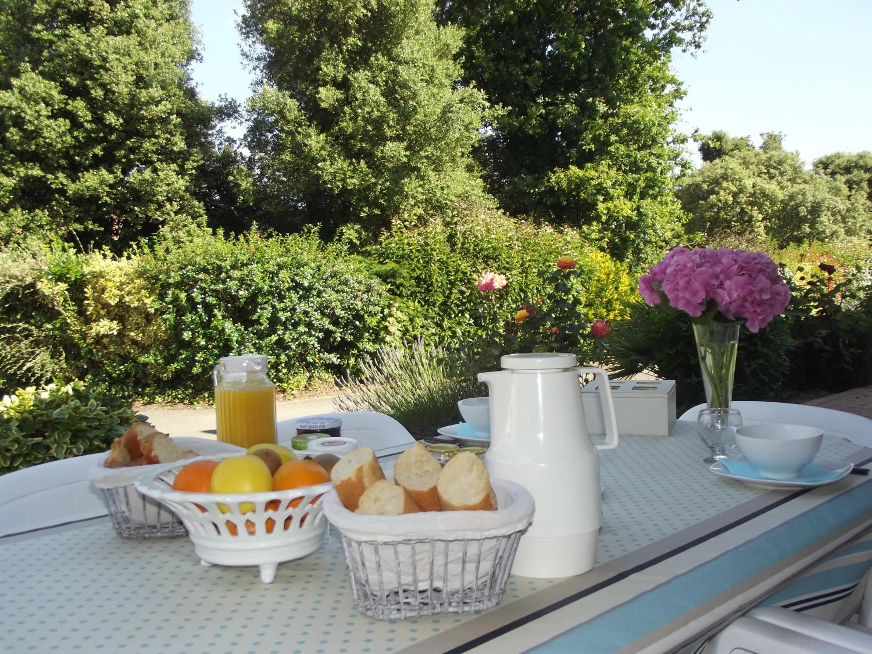 Breakfast in Entre Terre et Mer