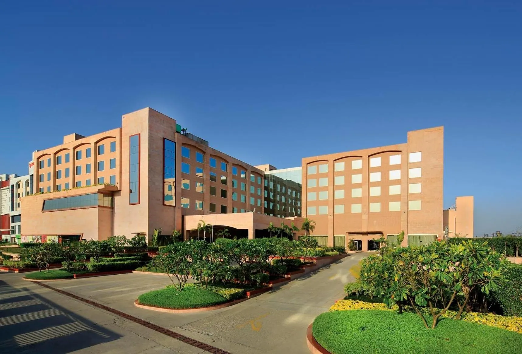 Property building in Yashail Hotel Haridwar