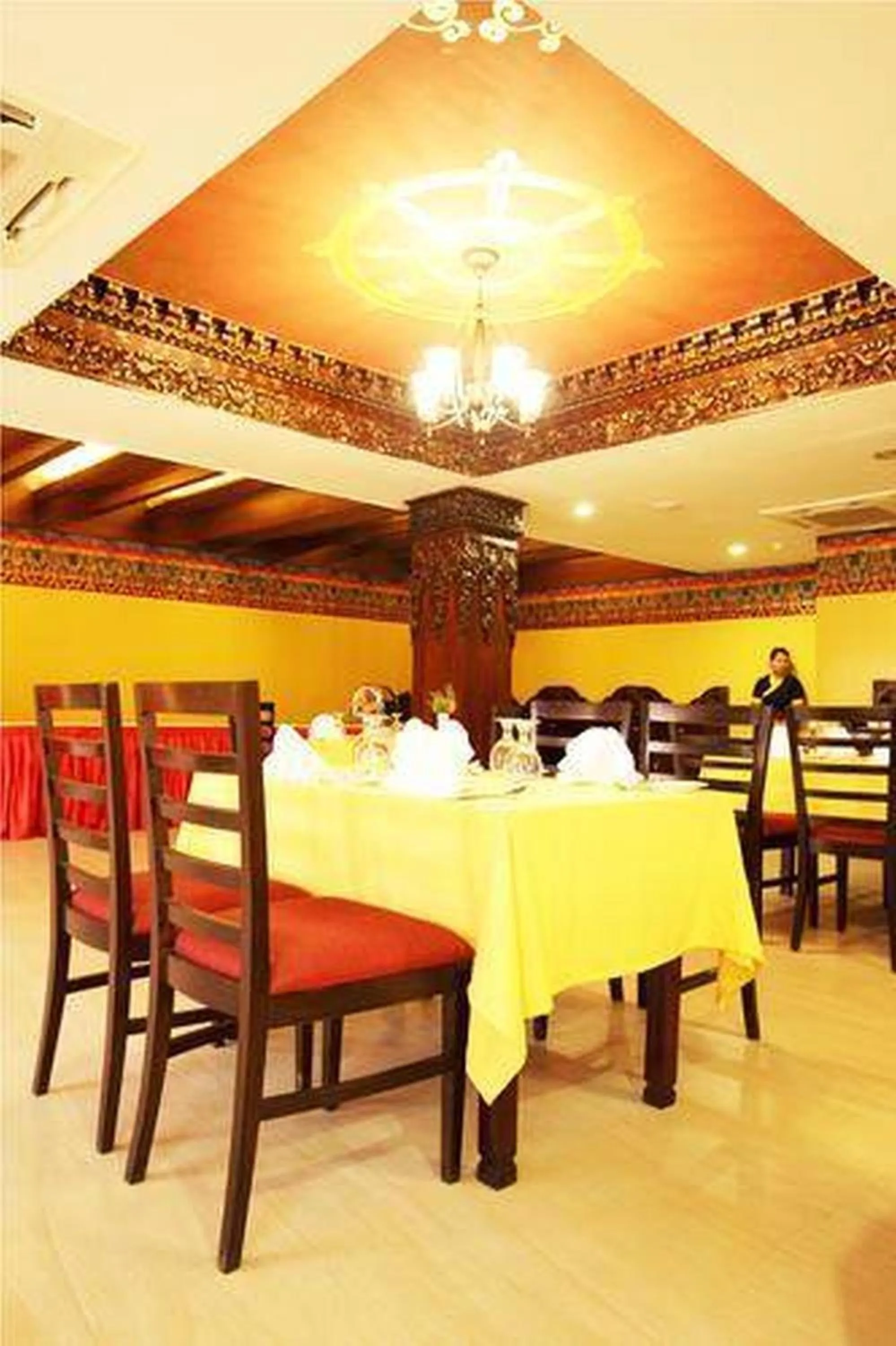 Restaurant/places to eat in Hotel Tibet International