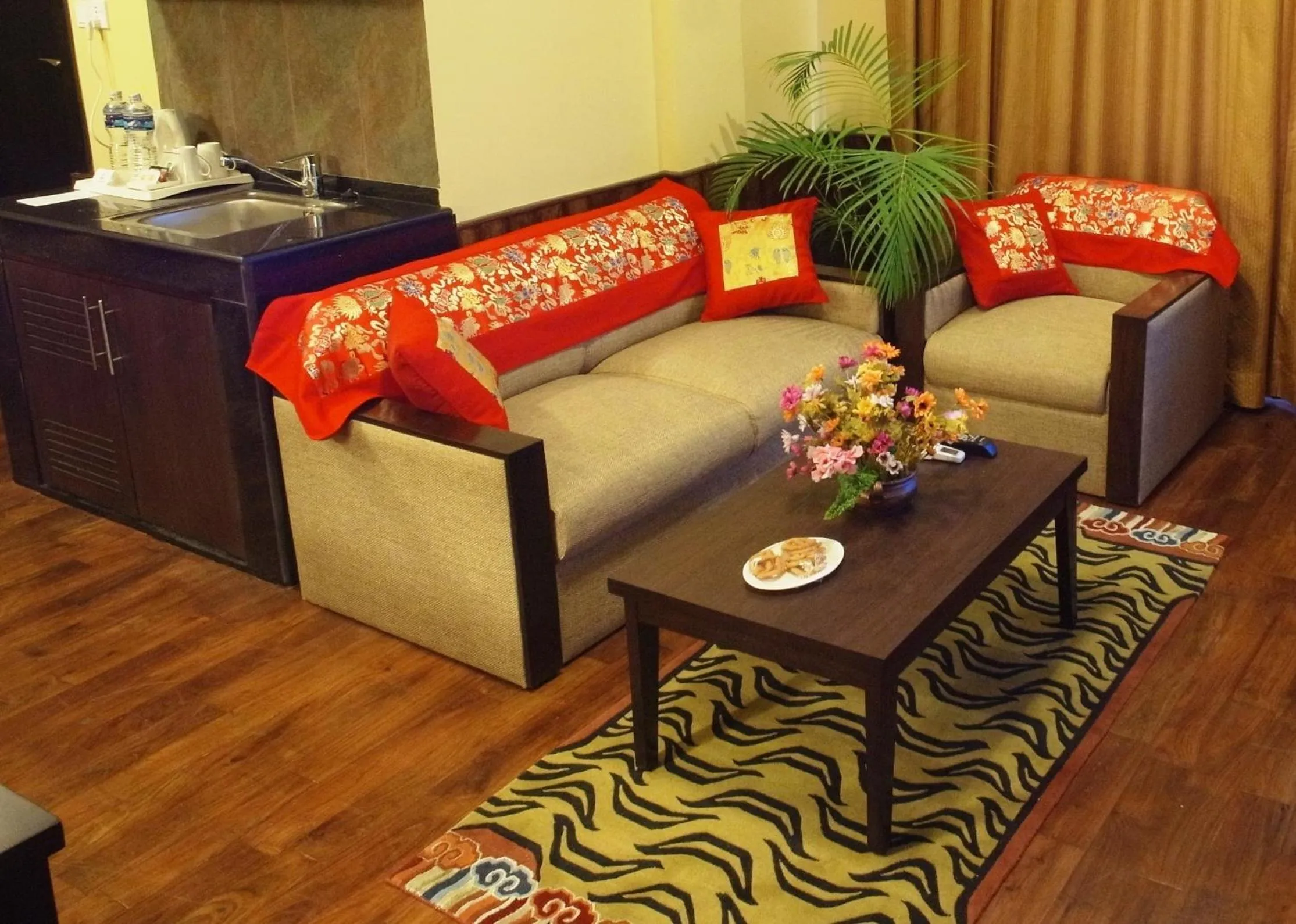 Living room in Hotel Tibet International