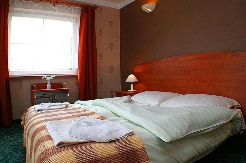 Day, Bed in Hotel Zbyszko
