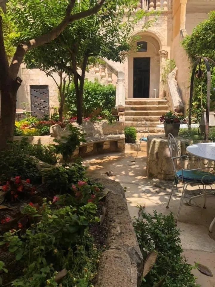 Il Giardino Della Regina