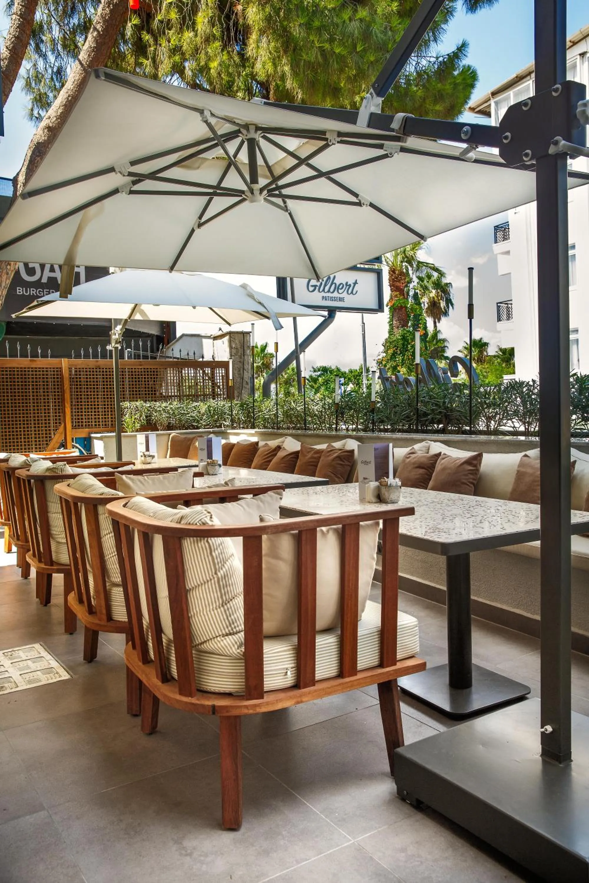 Restaurant/places to eat in Sherwood Premio Hotel