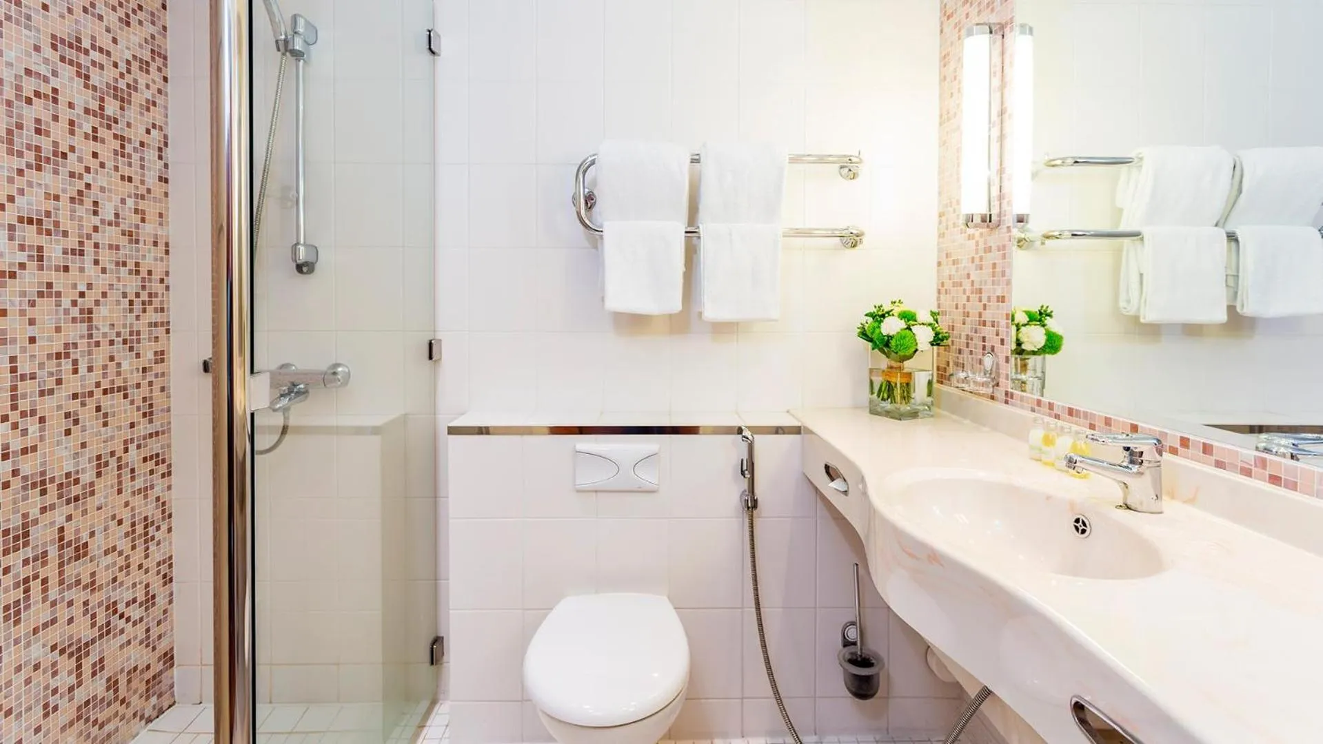 Shower in Ruissalo Spa Hotel