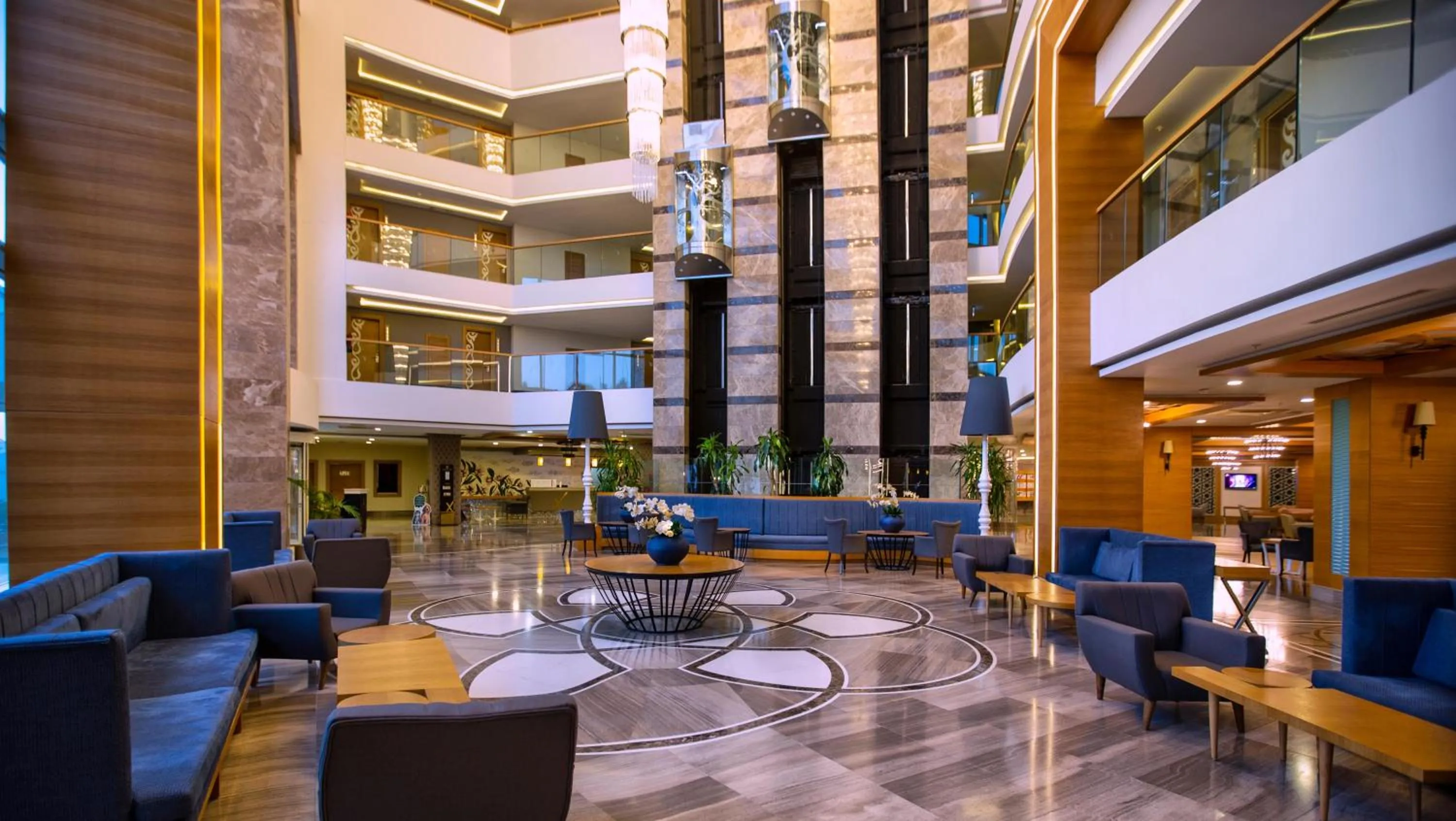 Lobby or reception in Sherwood Exclusive Lara