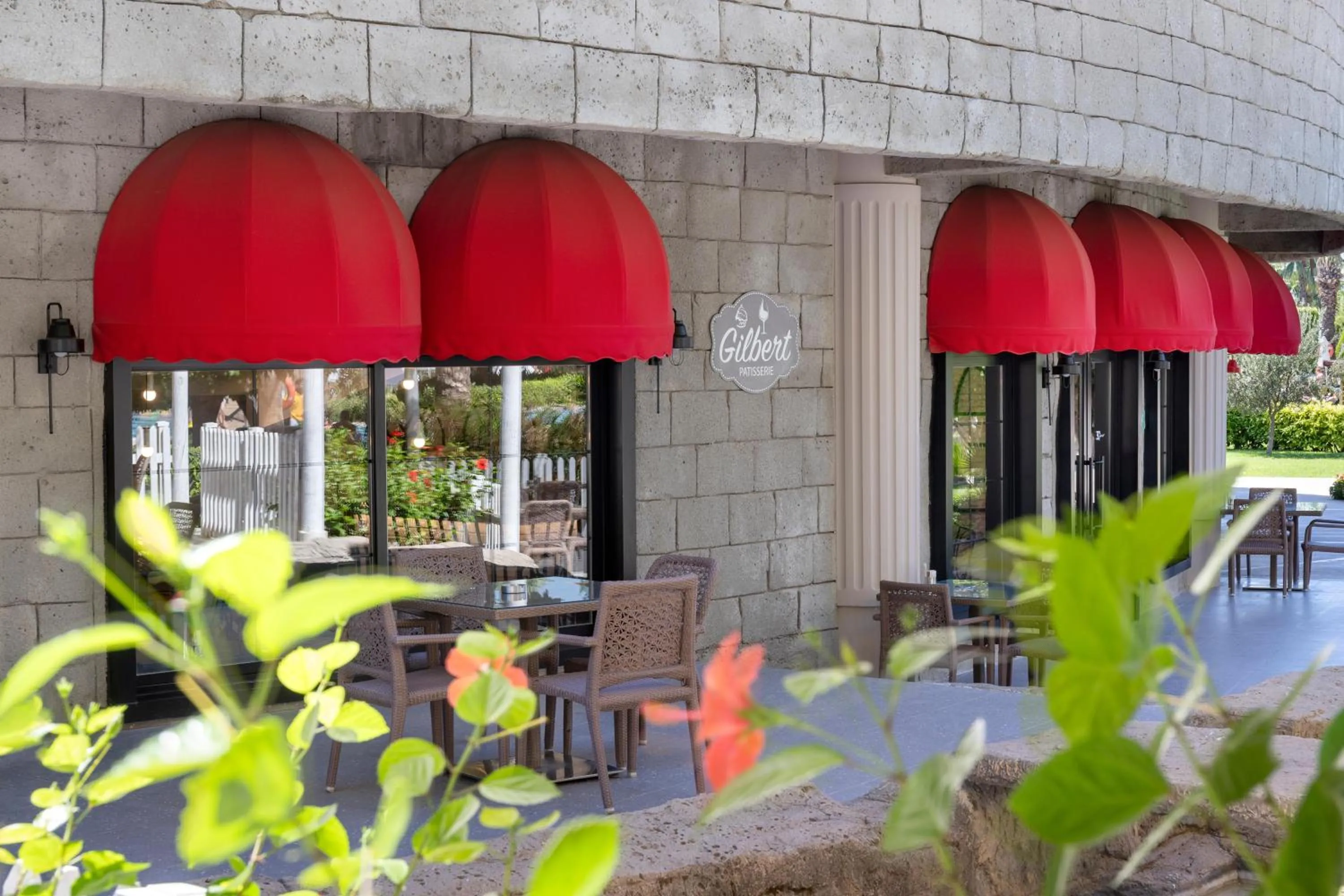 Restaurant/places to eat in Sherwood Exclusive Lara