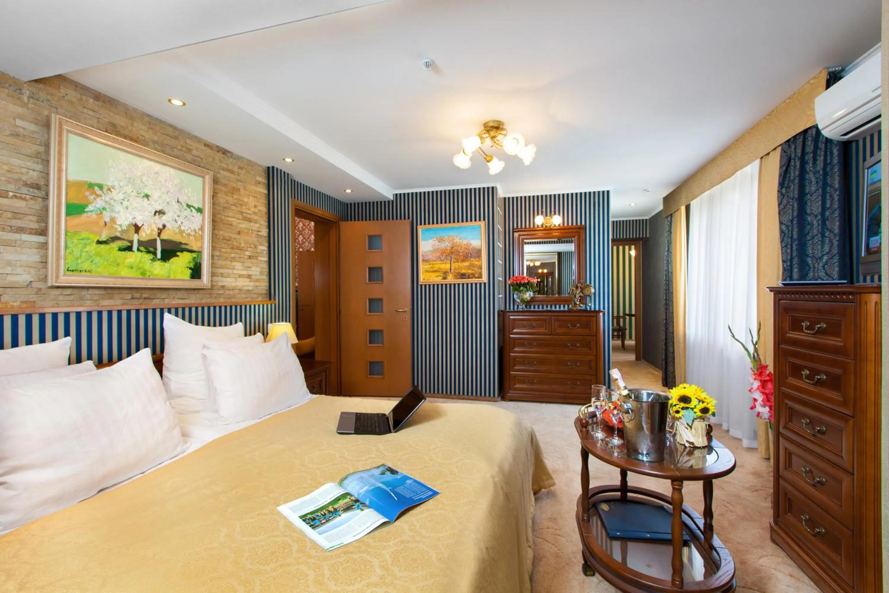 Bed in Conference Hotel Suputnyk