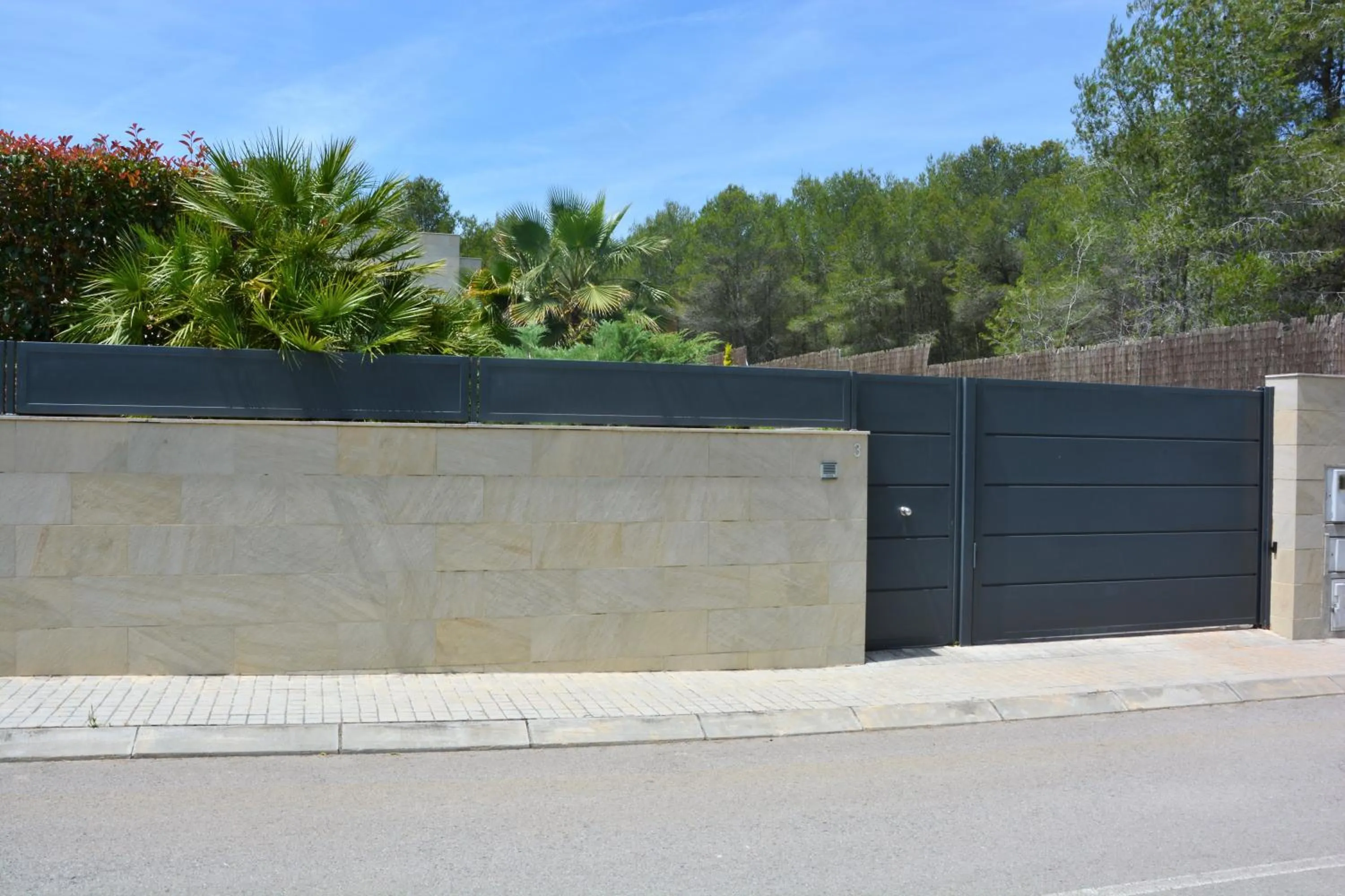 Off site in Villa Sitges La Calma 10 minutes drive Sitges 2 minutes walk Garraf Park AC