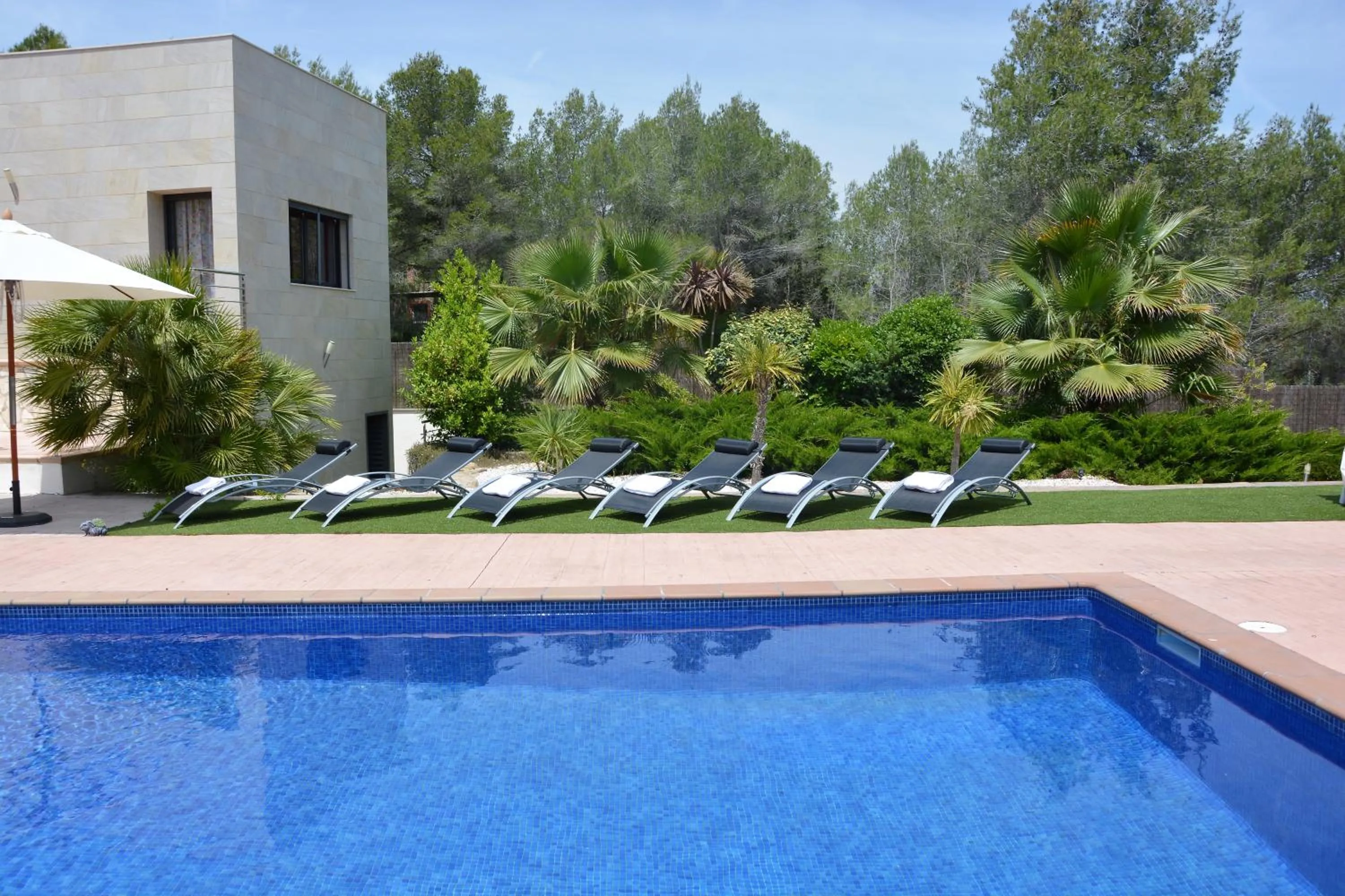 Off site in Villa Sitges La Calma 10 minutes drive Sitges 2 minutes walk Garraf Park AC