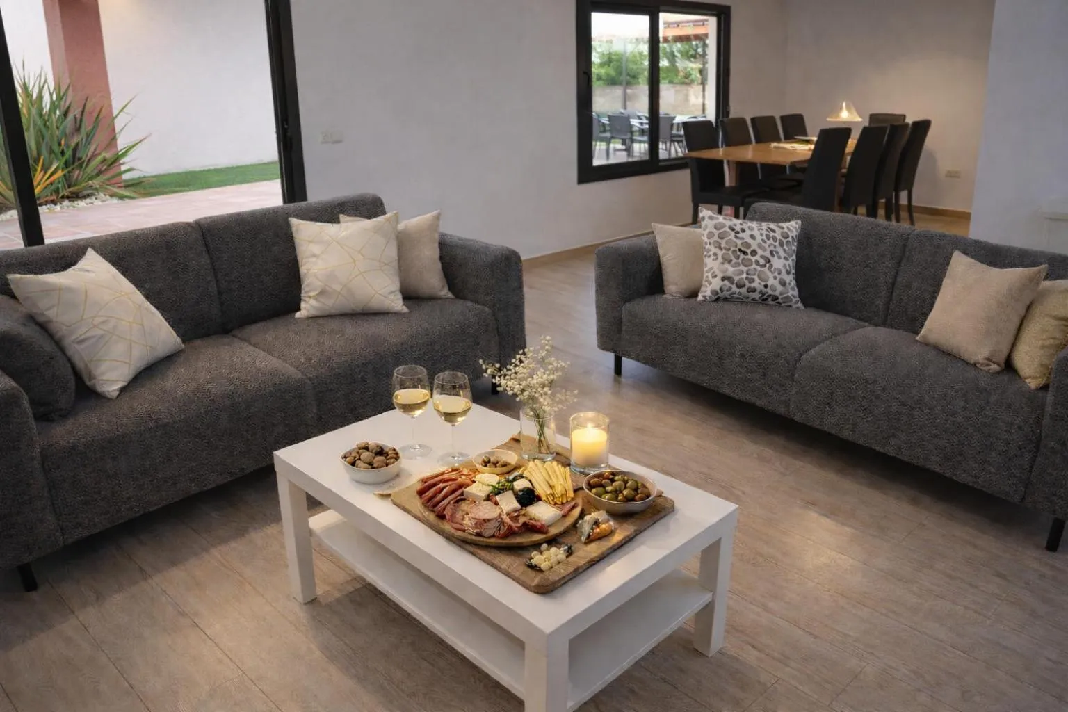 Villa Sitges La Calma 10 minutes drive Sitges 2 minutes walk Garraf Park AC