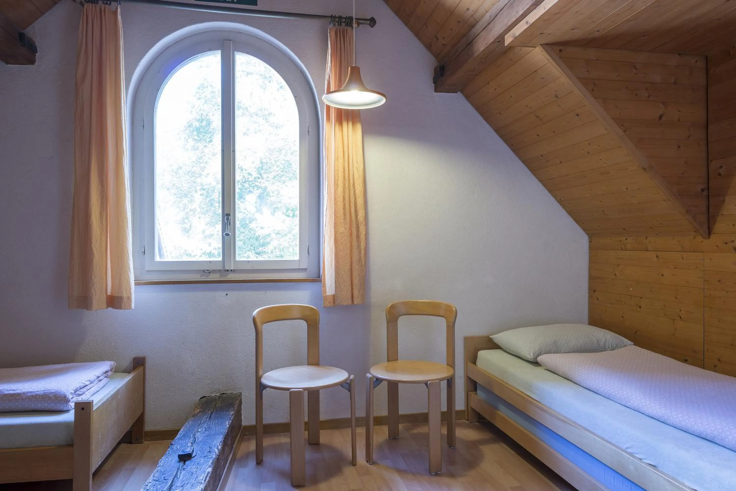Photo of the whole room, Bed in Schaffhausen Youth Hostel