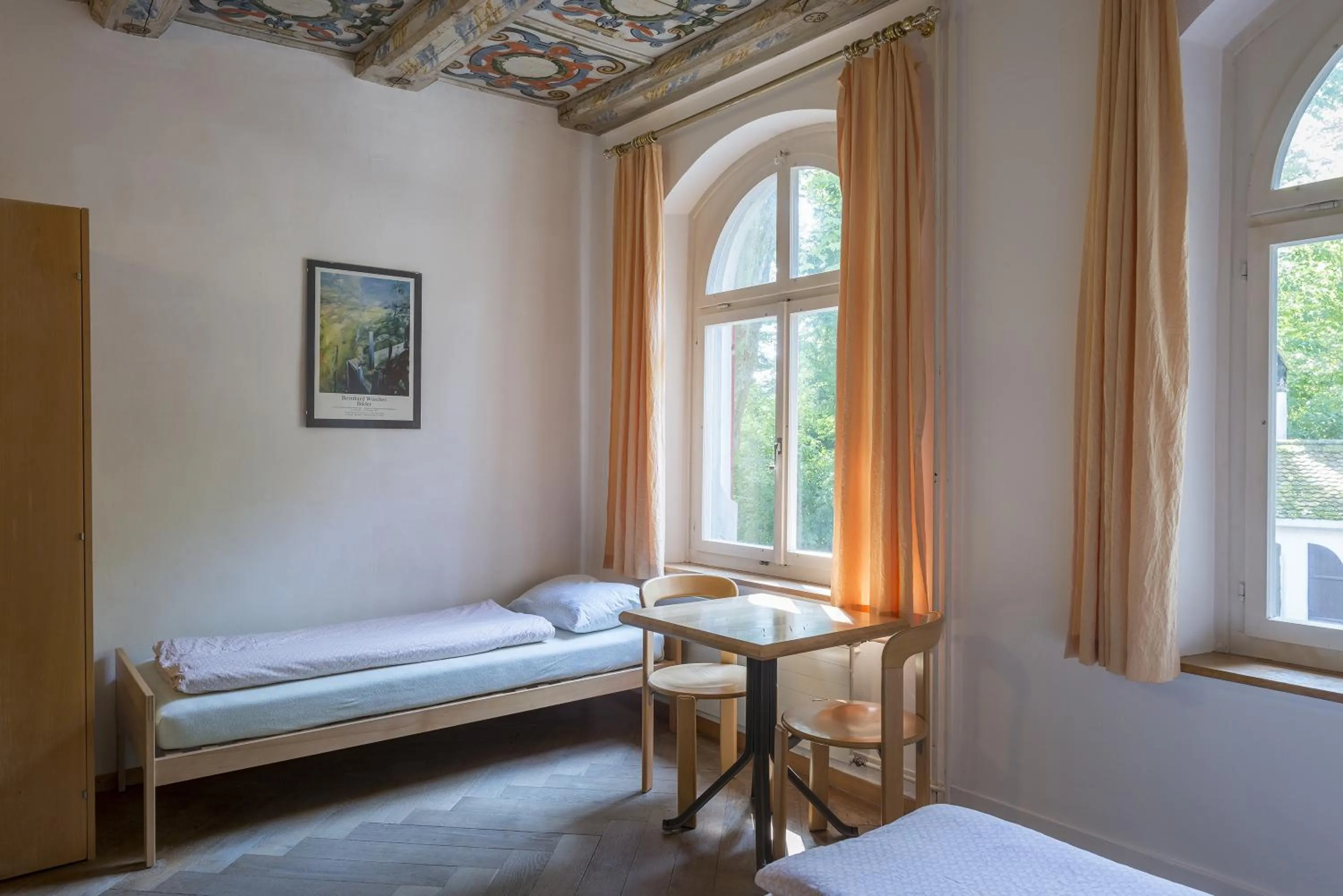 Photo of the whole room, Bed in Schaffhausen Youth Hostel